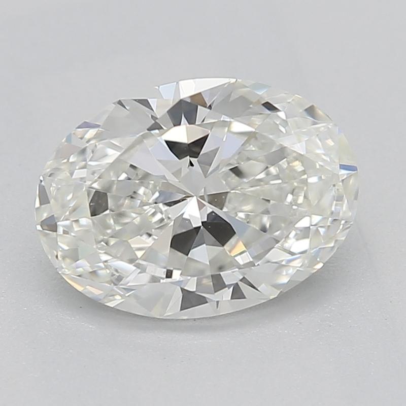 Fabriquée à la main à New York, cette magnifique bague en diamant est ornée d'un remarquable diamant ovale de 0,90, d'une couleur captivante I et VS1. Sertie dans un luxueux platine, cette pièce allie beauté classique et élégance contemporaine. Le