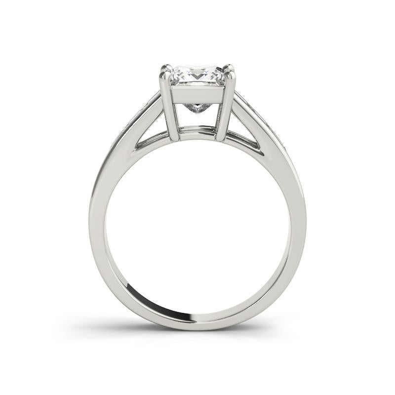 GIA Certified 0,90 Carat Princess Multi-Stone Cathedral Diamond Ring In condizioni Nuovo in vendita a New York, NY