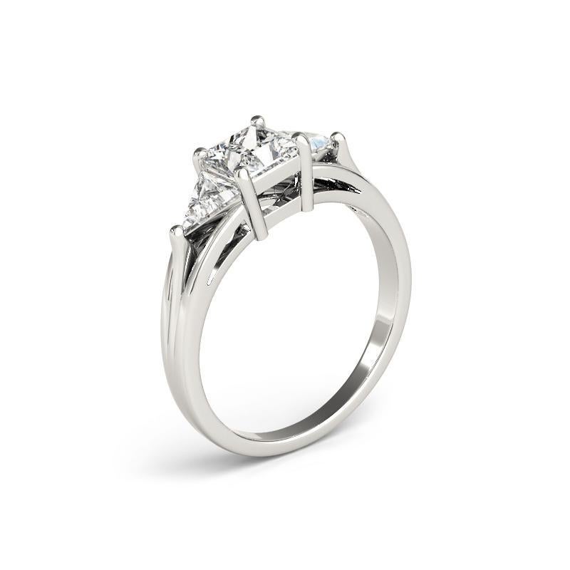 Women's GIA Certified 0.90 Carat Princess Trillion East-West Platinum Diamond Ring For Sale