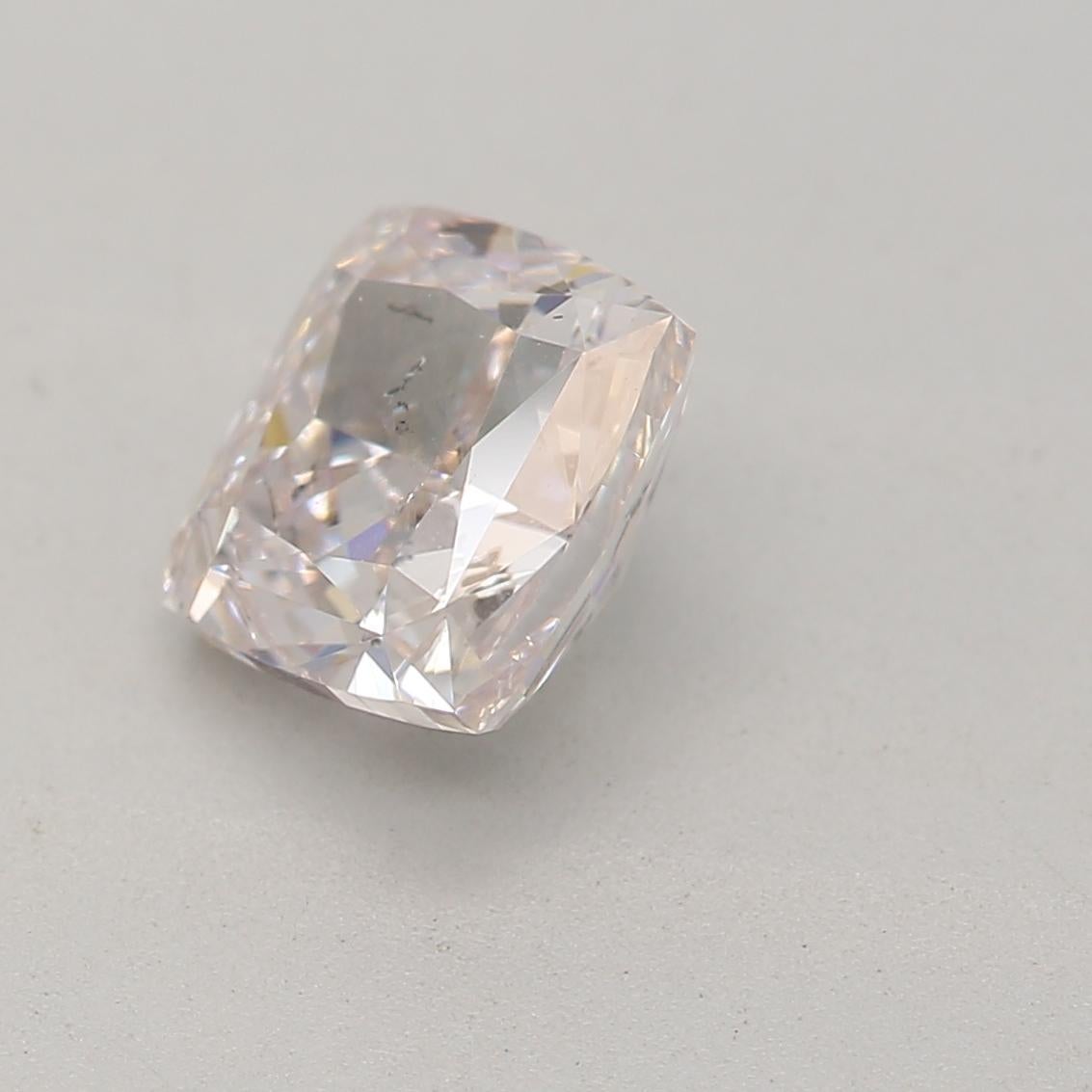 Taglio cuscino Diamante certificato GIA da 0,90 carati di colore rosa molto chiaro con purezza SI2 in vendita