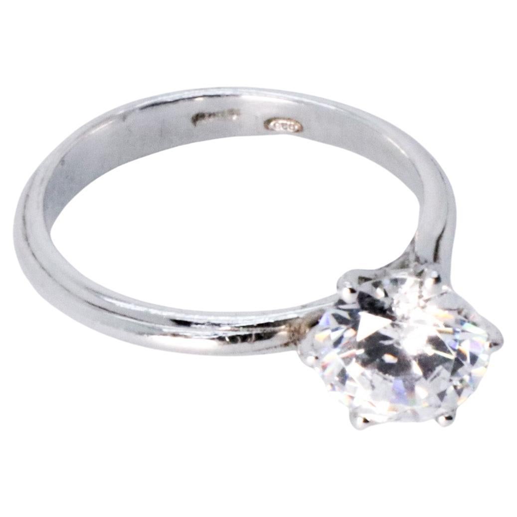 For Sale:  GIA Certified 0.90 Carats Round Diamond White Gold Asymmetrical Engagement Ring 10