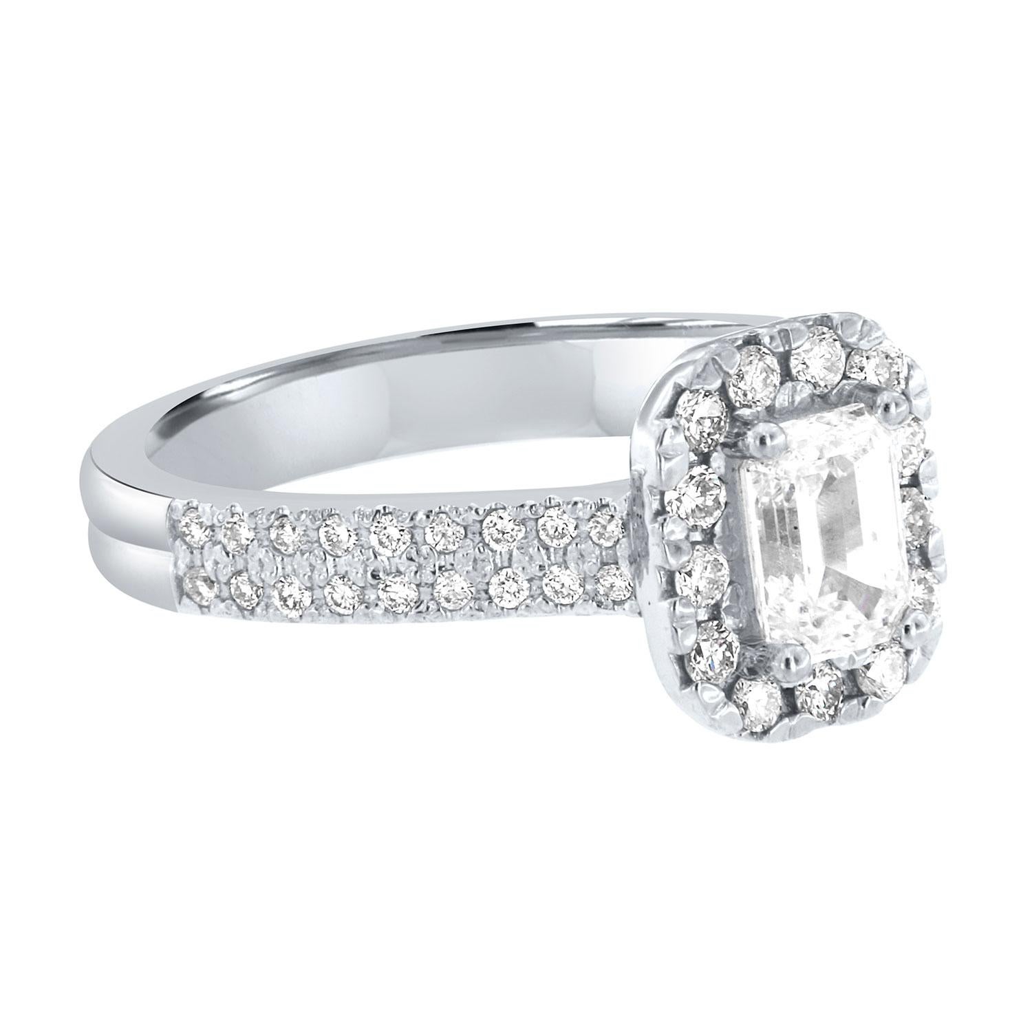 Taille émeraude Bague à deux rangées de diamants en platine avec halo de diamants taille émeraude de 0,90 carat certifié GIA en vente