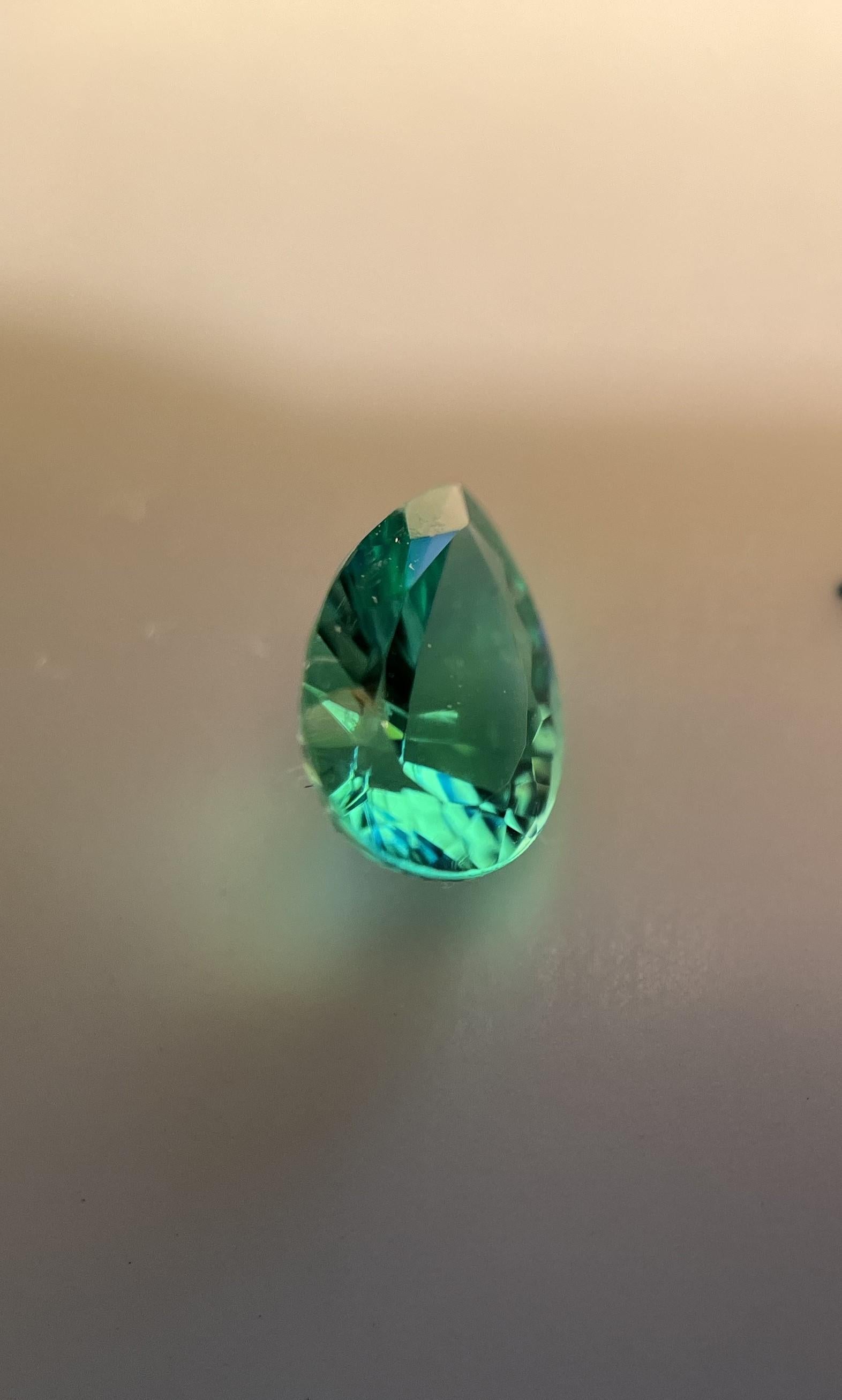 Turmalina brasileña paraiba natural azulada/verde de 0,91 quilates certificada por GIA en venta 1