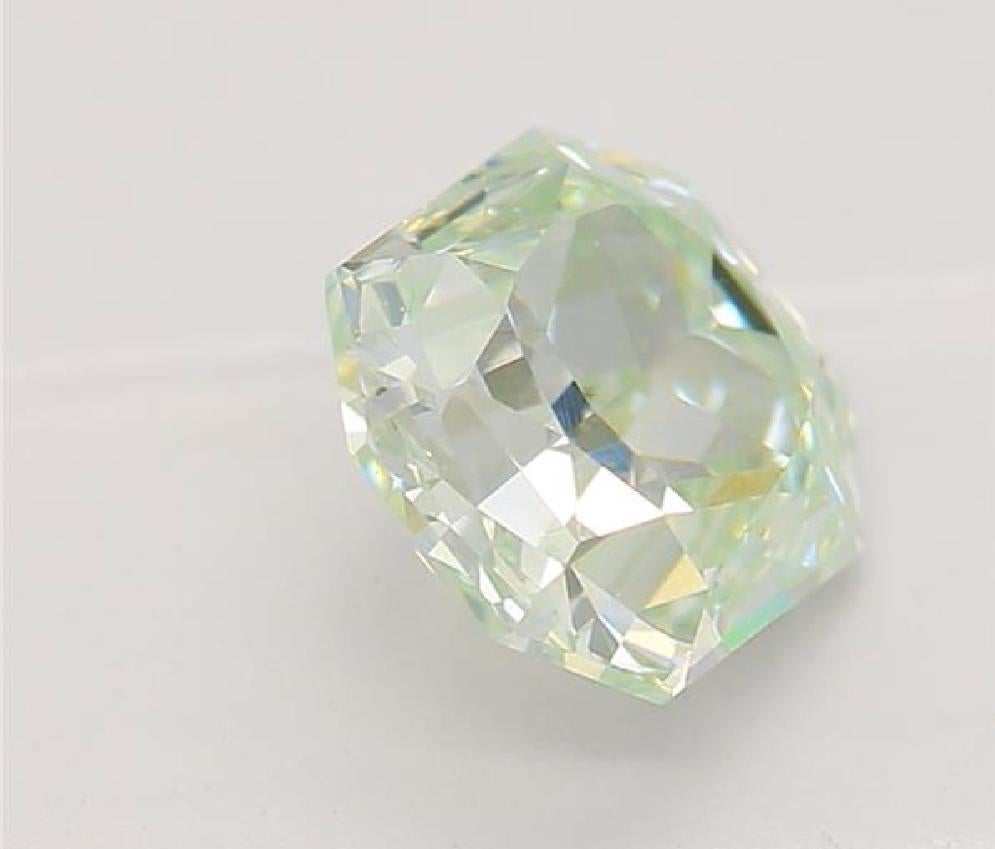 Diamant fantaisie vert bleuté clair de 0,92 carat de pureté VS1 certifié GIA Neuf - En vente à บางรัก, TH