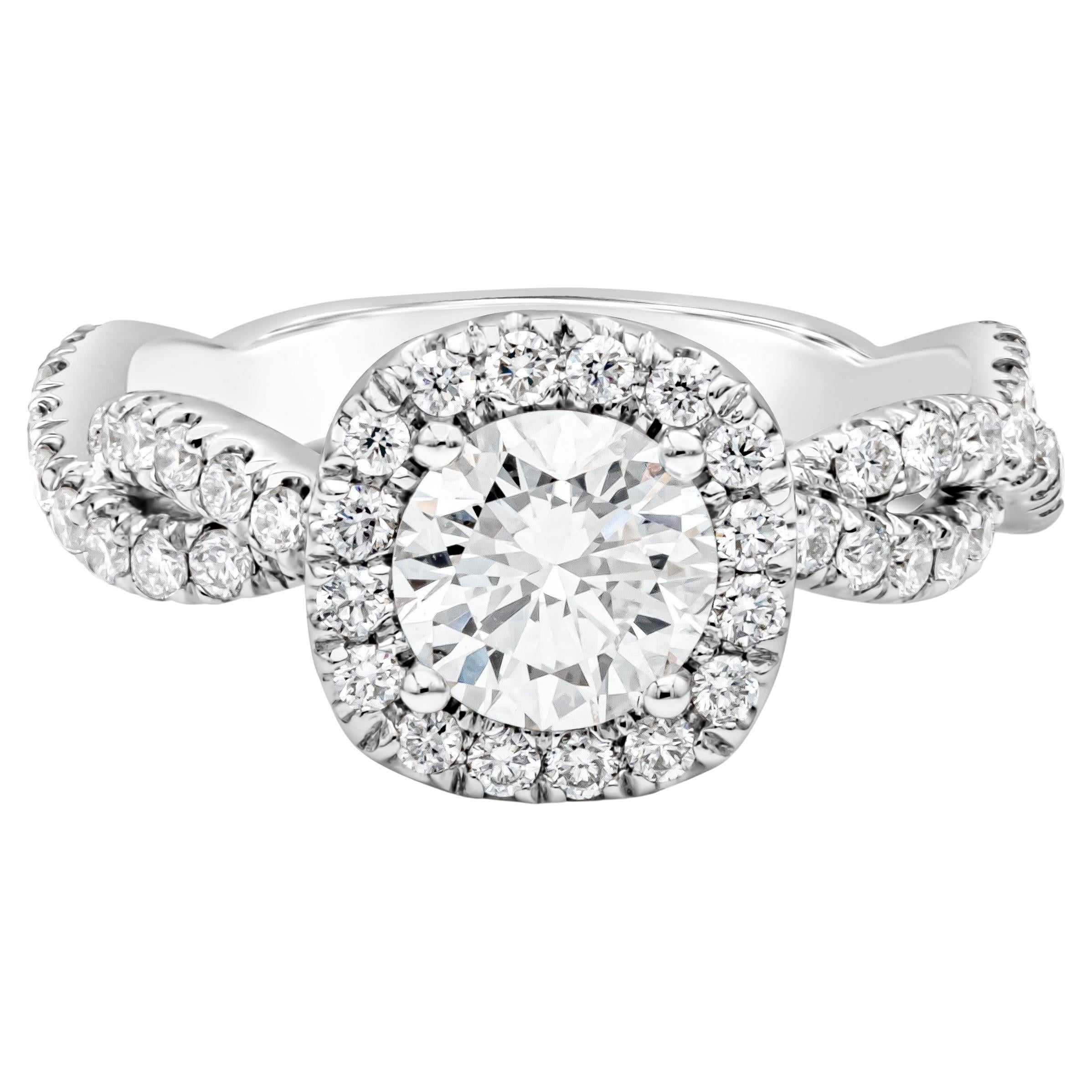 Bague de fiançailles avec halo de diamants ronds brillants de 0,93 carat certifiés GIA en vente