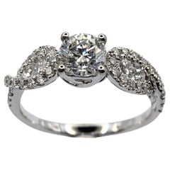 Bague de fiançailles en or blanc 18 carats avec ailes en grappe de diamants ronds de 0,93 carat certifiés GIA