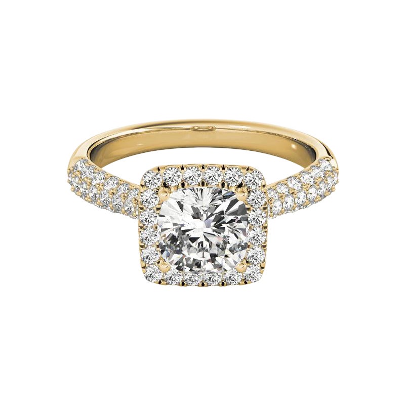 Anello con diamante aureolato quadrato a più file certificato GIA da 0.94 carati