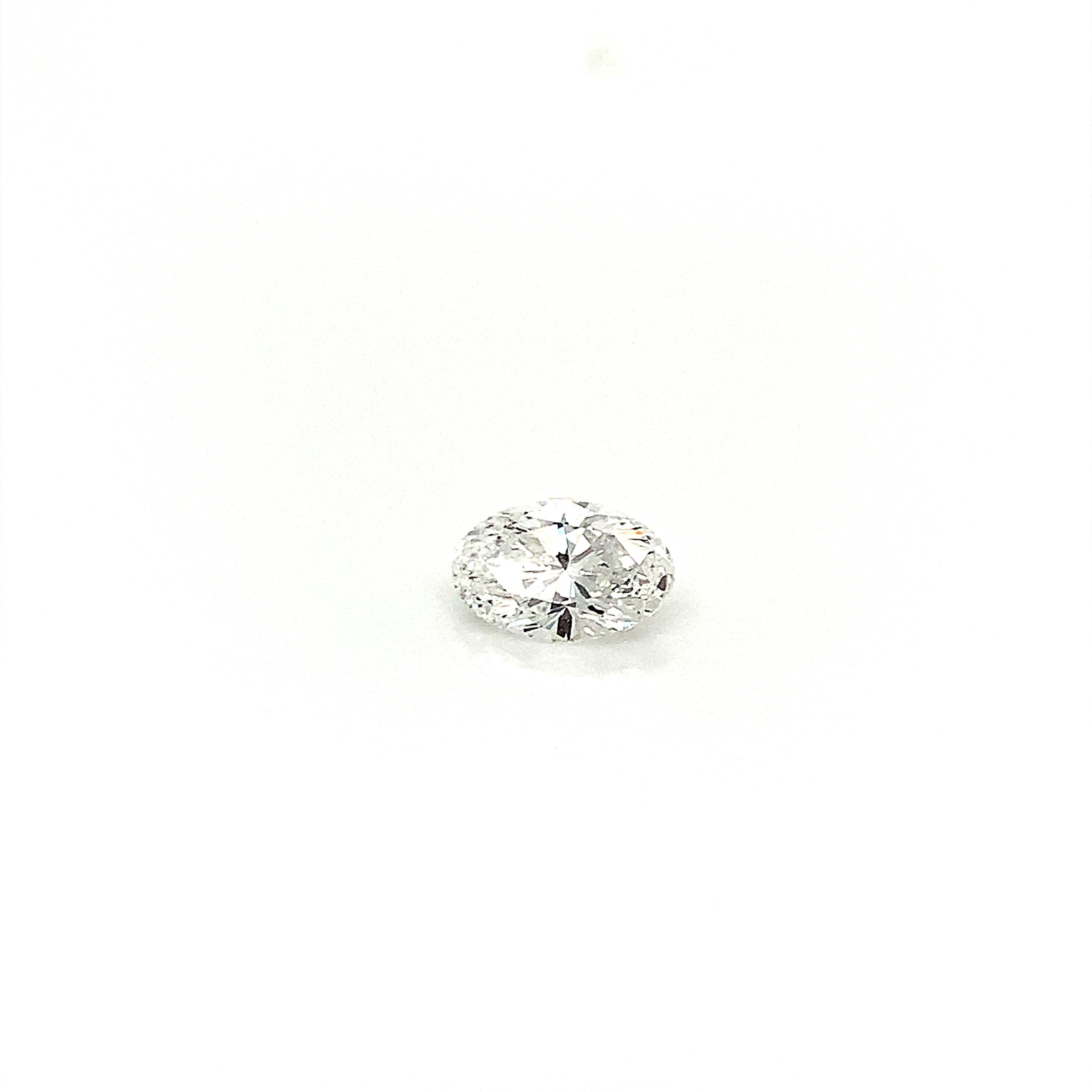 GIA Certified 0.95 Carat Oval Diamond For Sale 1