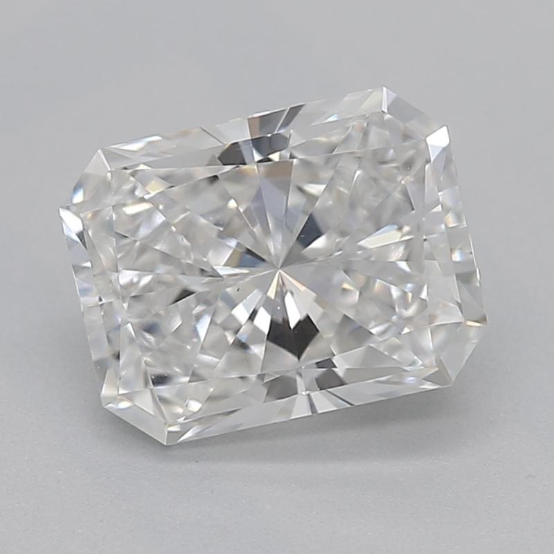 Fabriquée à la main à New York, cette magnifique bague en diamant dotée d'une captivante pierre centrale radiant F VS1 0,96 rayonne d'une élégance inégalée. La pièce maîtresse est fixée dans une délicate monture panier à quatre branches, permettant