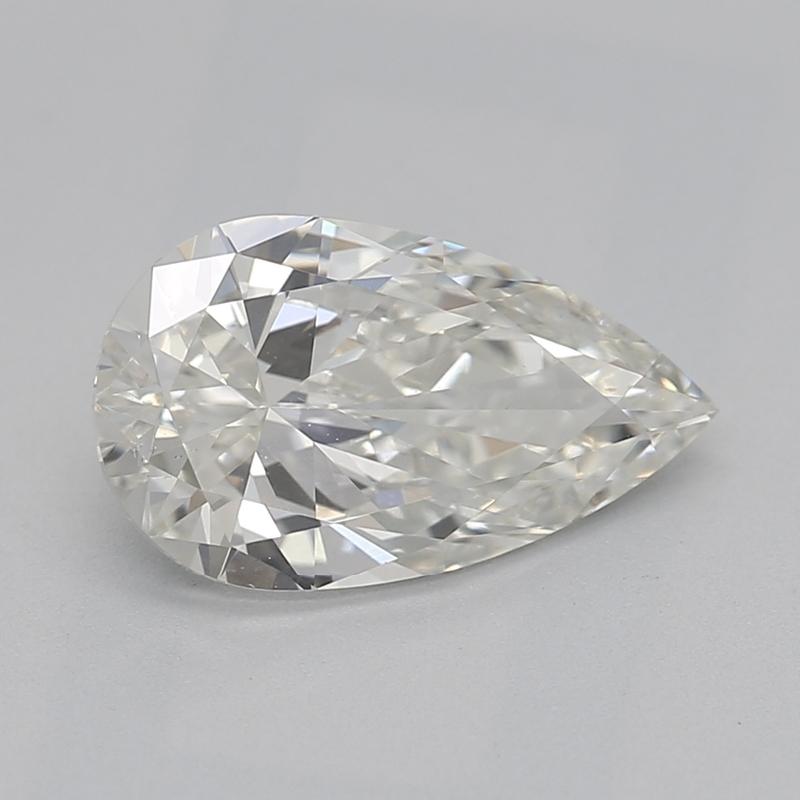 Scopri il fascino di questo anello con diamante in oro giallo, caratterizzato da una splendida pera centrale del peso di 0,96. Classificato I e VS2, questo diamante irradia una brillantezza eccezionale, catturando la luce in ogni angolo. Il design