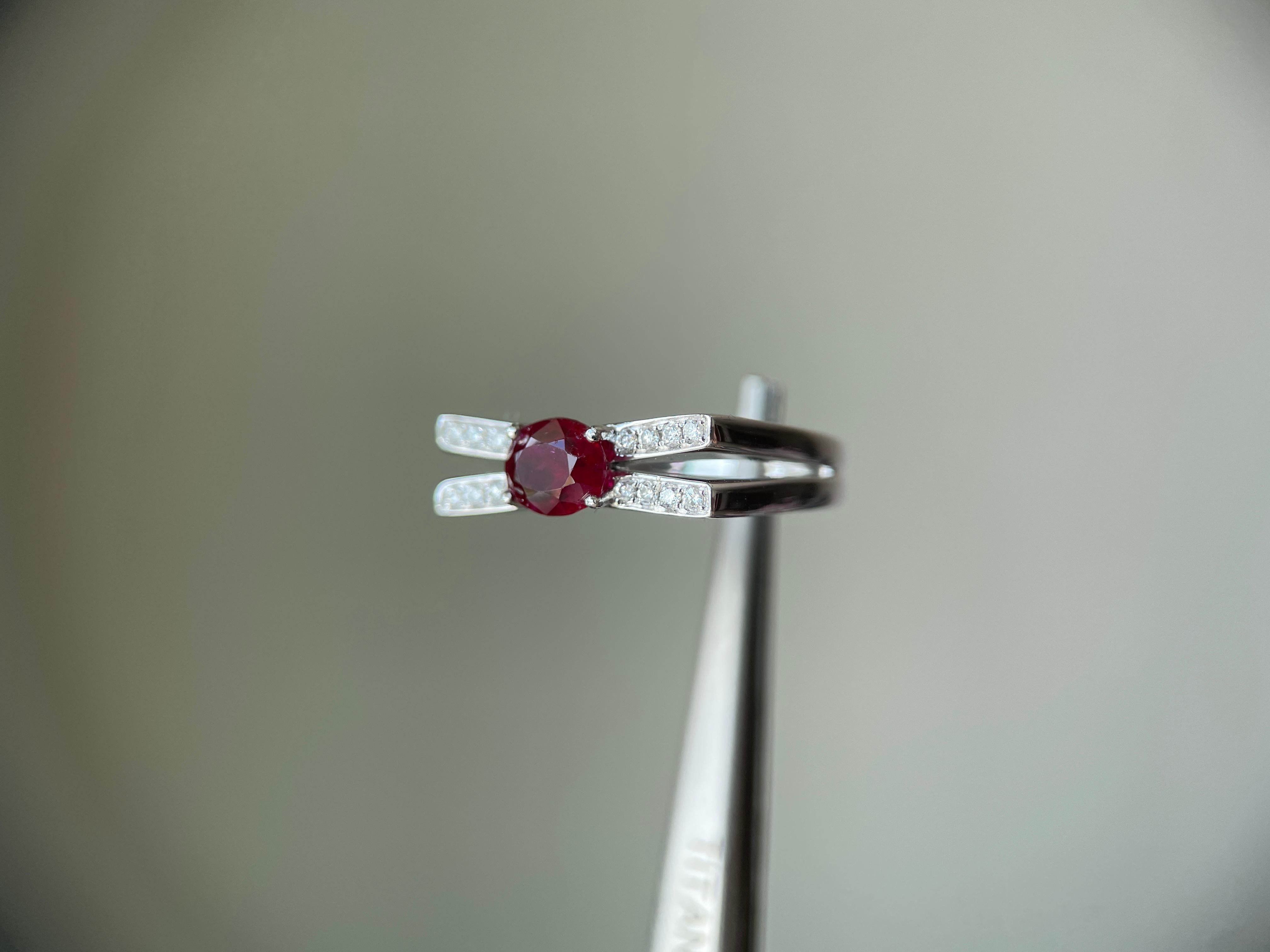 da uomo o donna Anello con rubino non riscaldato di Birmania certificato GIA da 0,96 carati in oro 18 carati (Anello unisex con rubino) in vendita