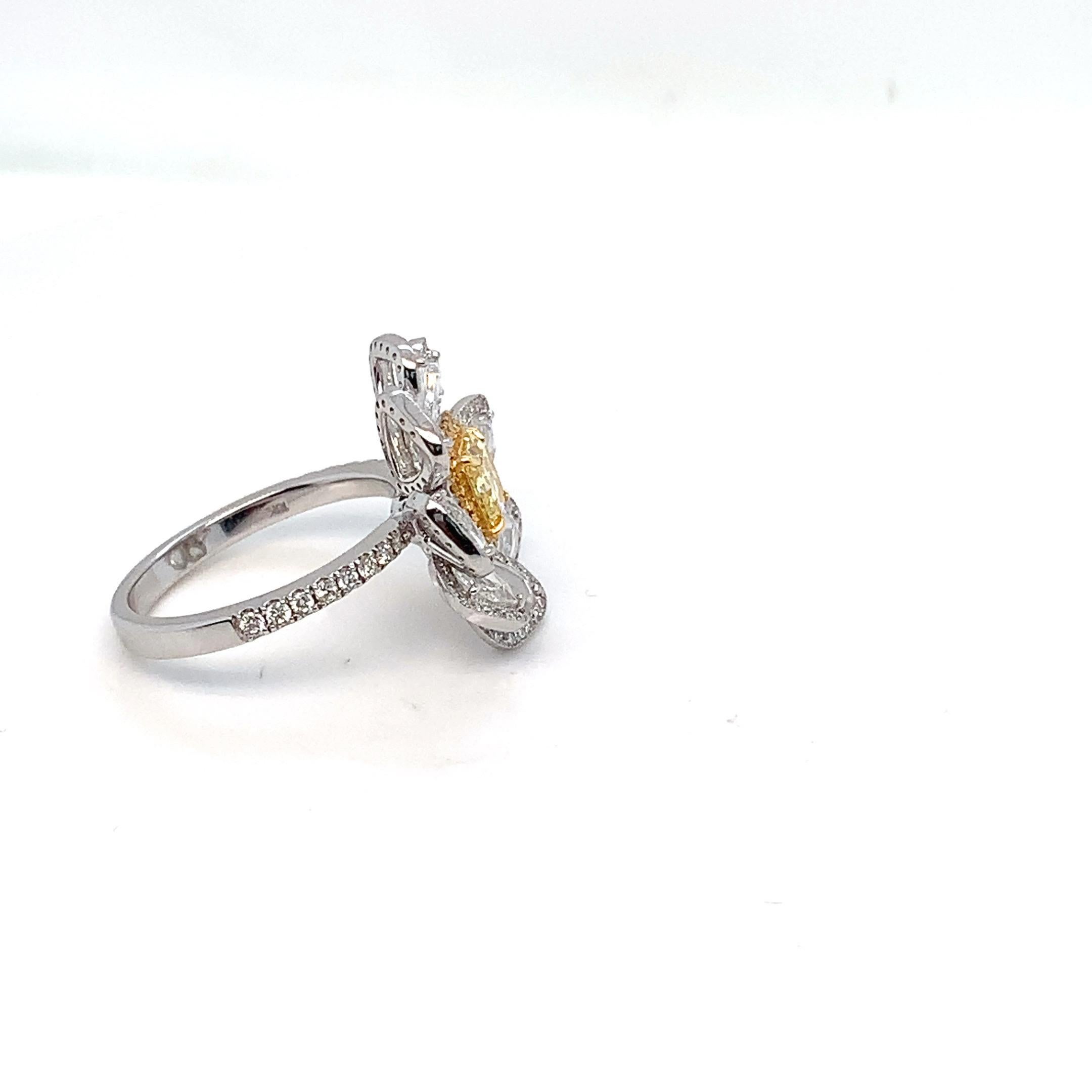 GIA Certified 0.97 Carat Fancy Intense Yellow Diamond Cocktail RIng In New Condition For Sale In Bangkok, TH