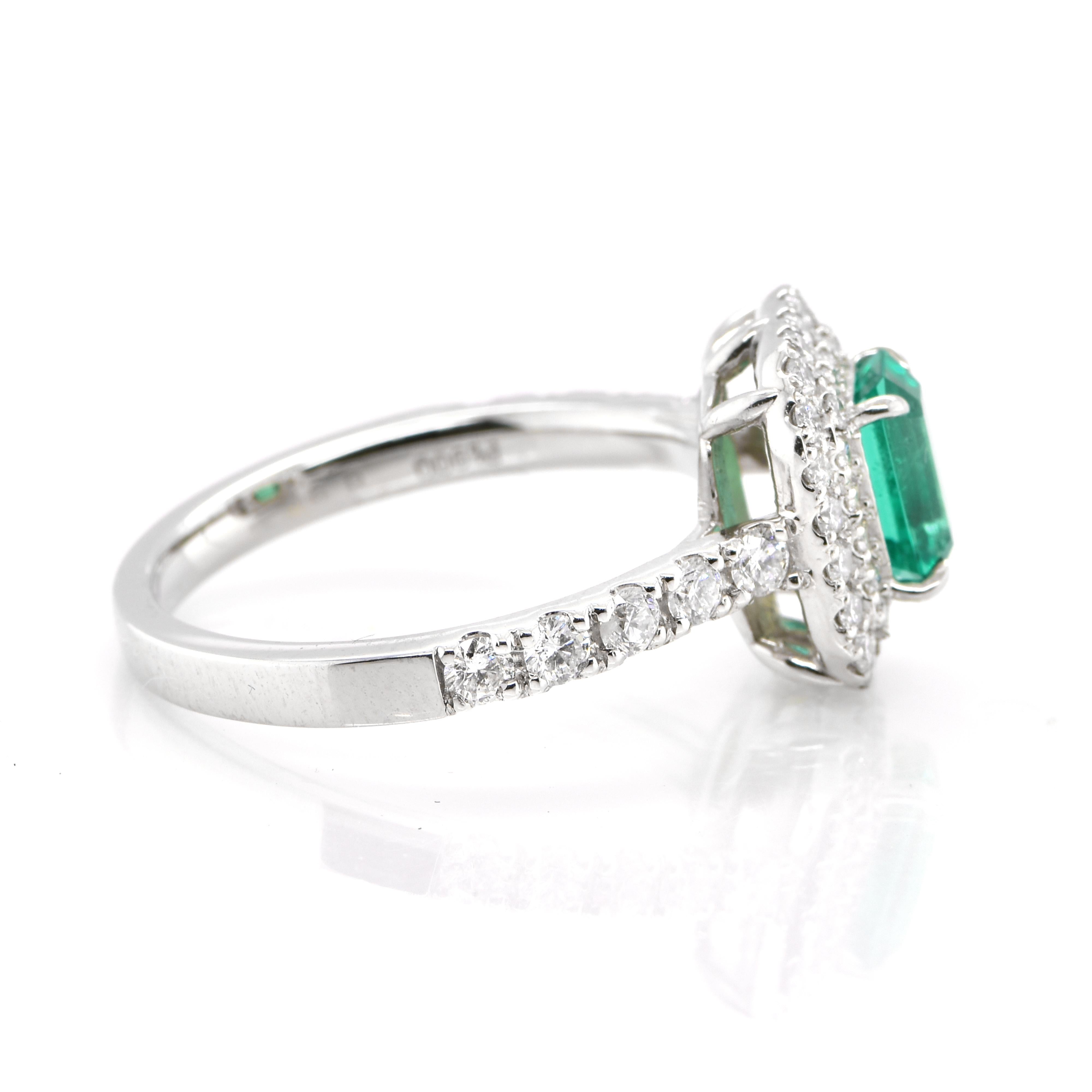 GIA Certified 0.98 Carat, Untreated (No Oil), Colombian Emerald and Diamond Ring In New Condition For Sale In Tokyo, JP