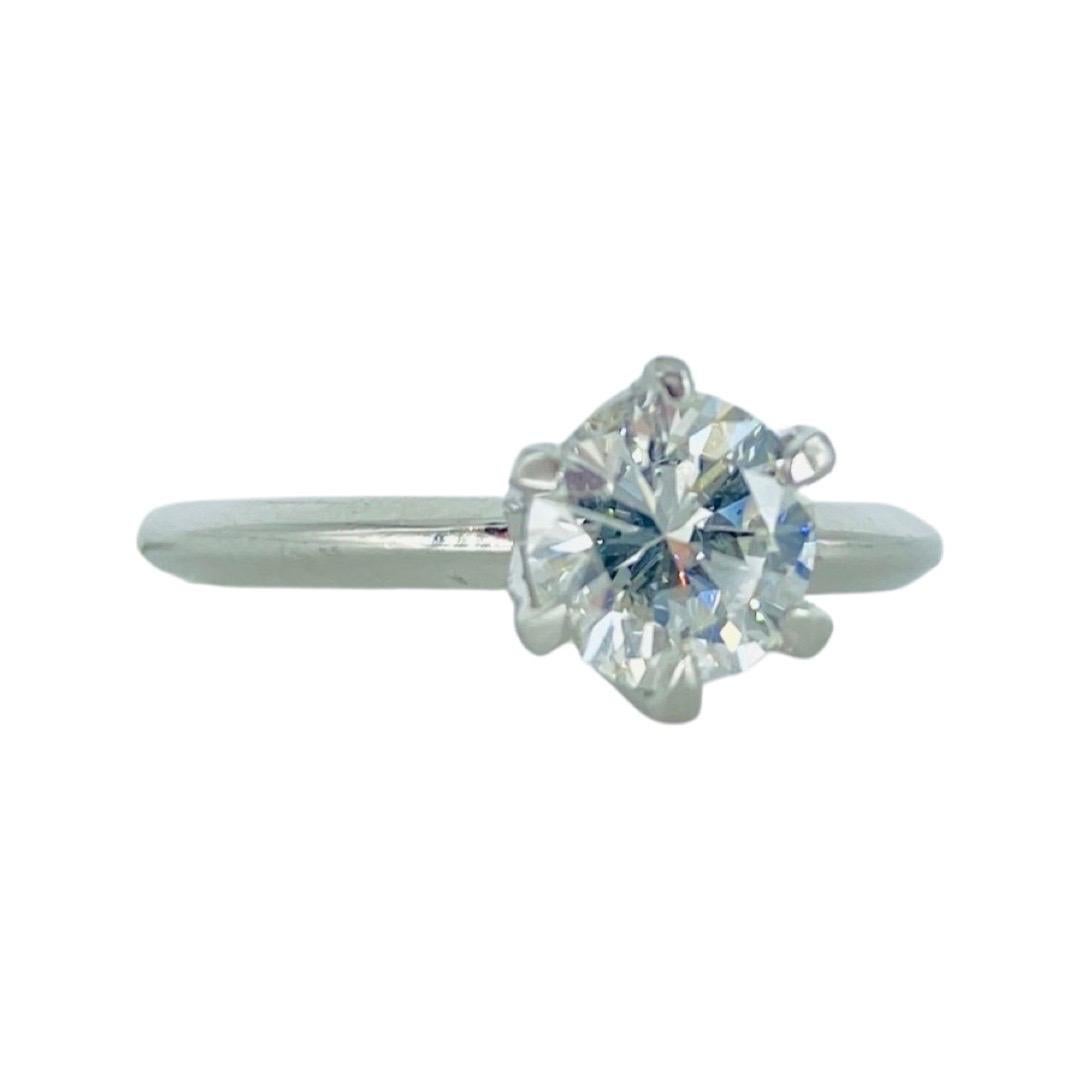 Vintage GIA zertifiziert 0,99 Karat Center Diamond H/VS2 Platin Verlobungsring. Der Ring ist gut gemacht High-End-Menge in 950% Platin gemacht. Der Diamant ist GIA-zertifiziert und das Zertifikat liegt bei. Der Ring hat die Größe 5,75 und wiegt 5,7