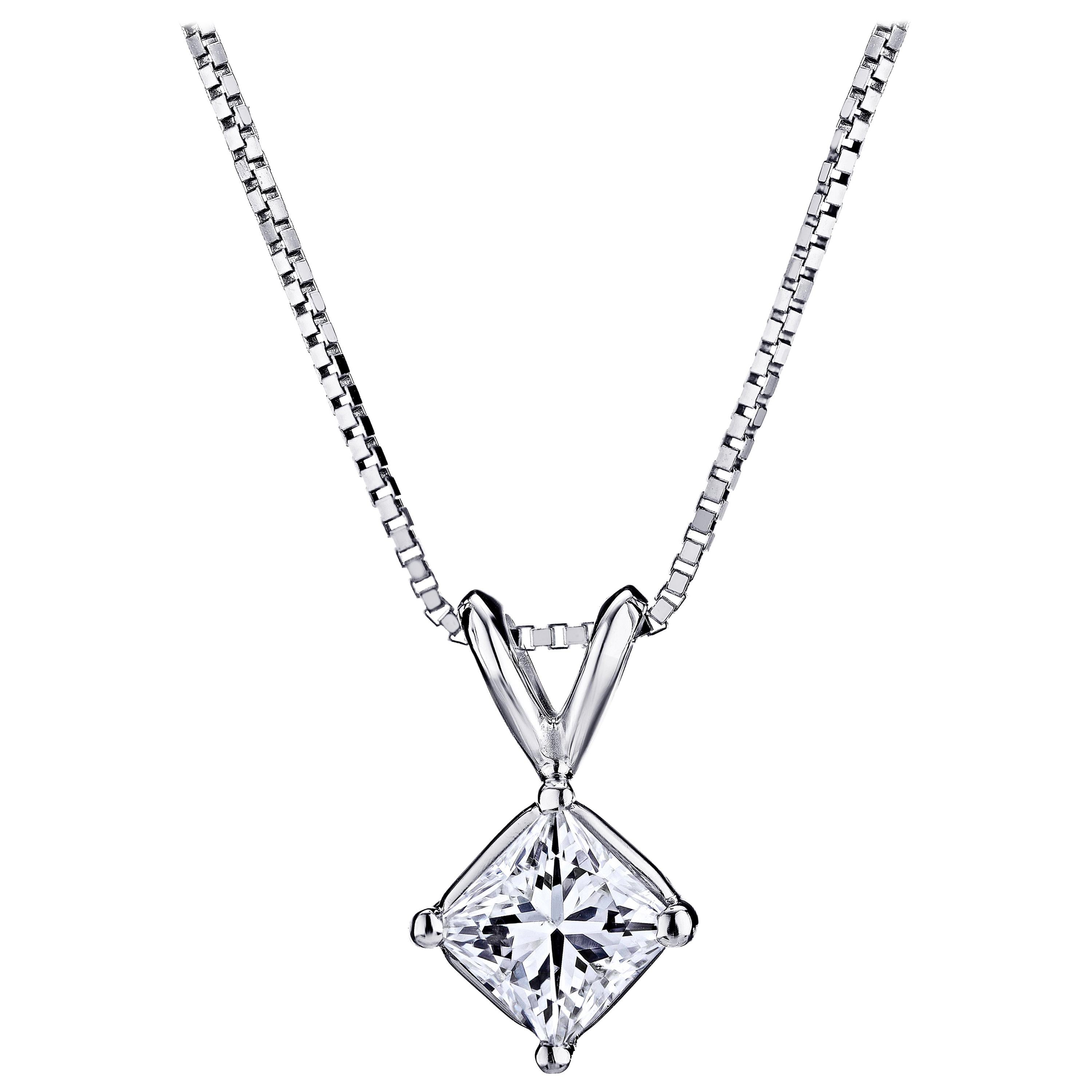 Colgante de platino talla cojín 1/2 quilate certificado GIA