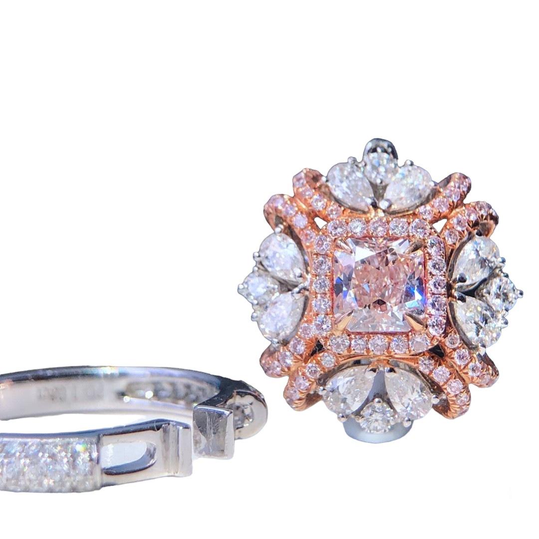 Bague Halo Vintage en diamant rose très clair de 1 carat, taille coussin, certifiée GIA Neuf - En vente à PARIS, FR