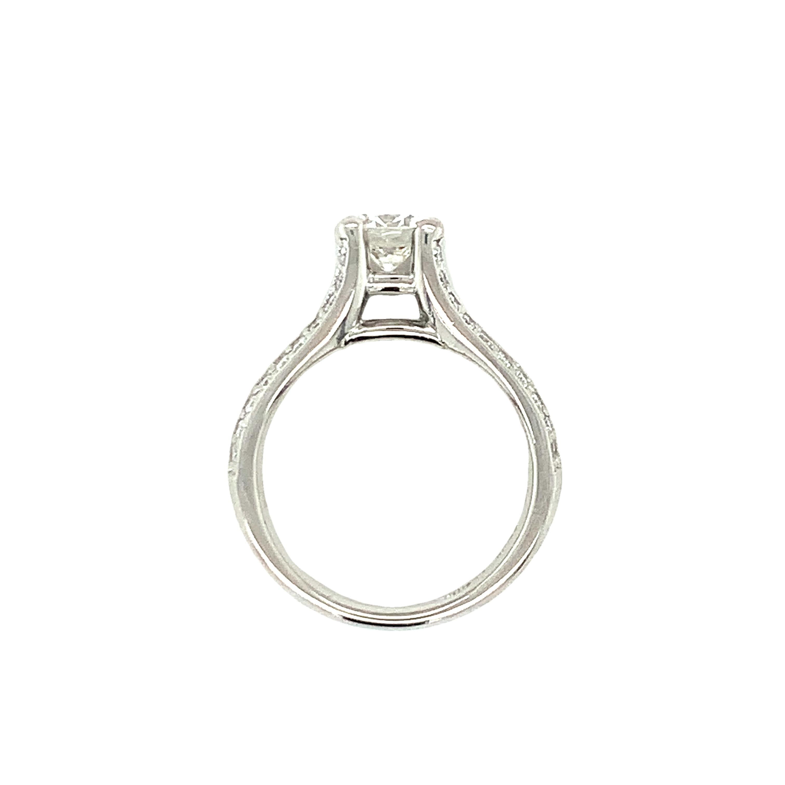 Women's GIA Certified 1 Carat Diamond Platinum Engagement Ring For Sale