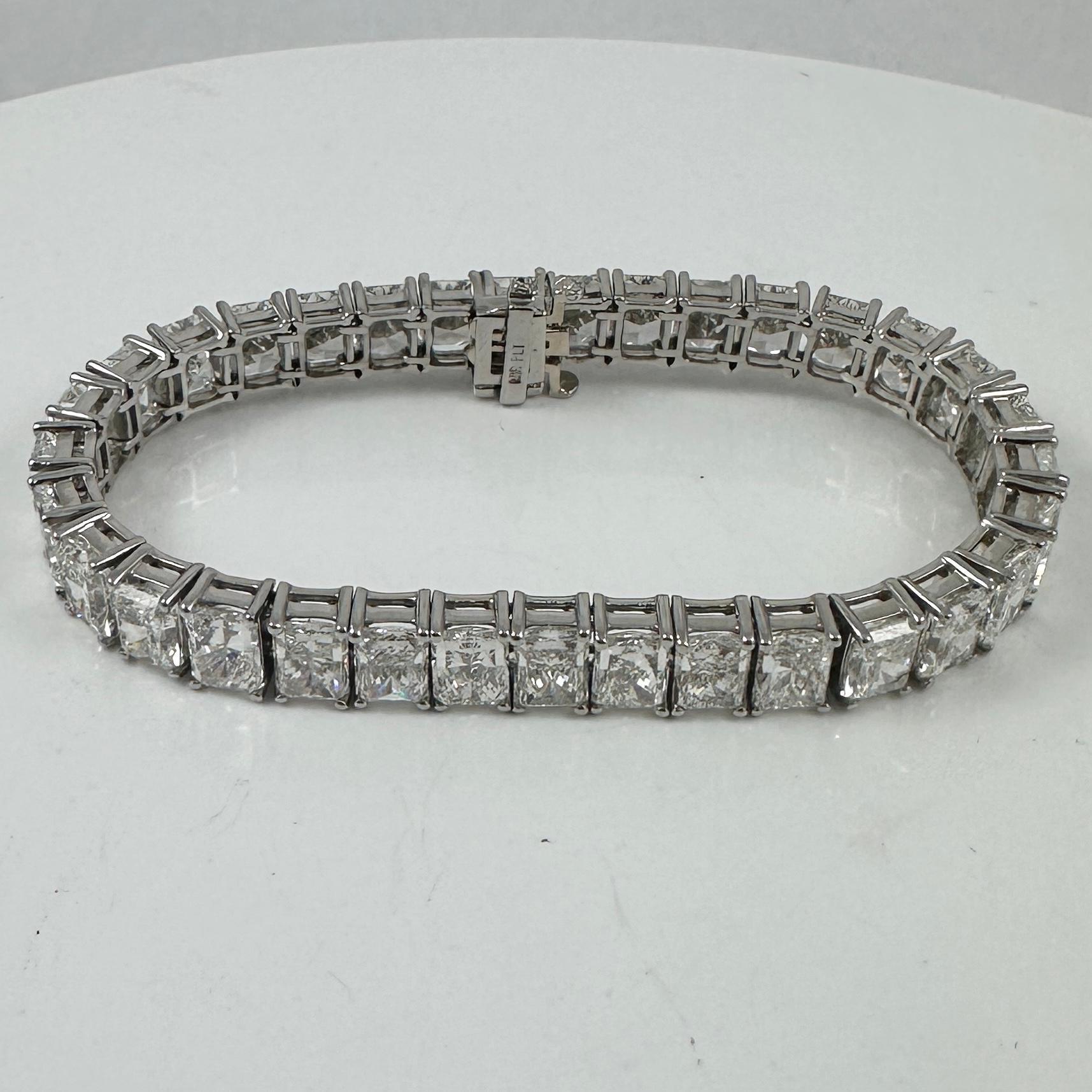 GIA-zertifiziert, 1 Karat pro Stück, Diamant-Tennisarmband mit Strahlenschliff in Platin (Zeitgenössisch) im Angebot