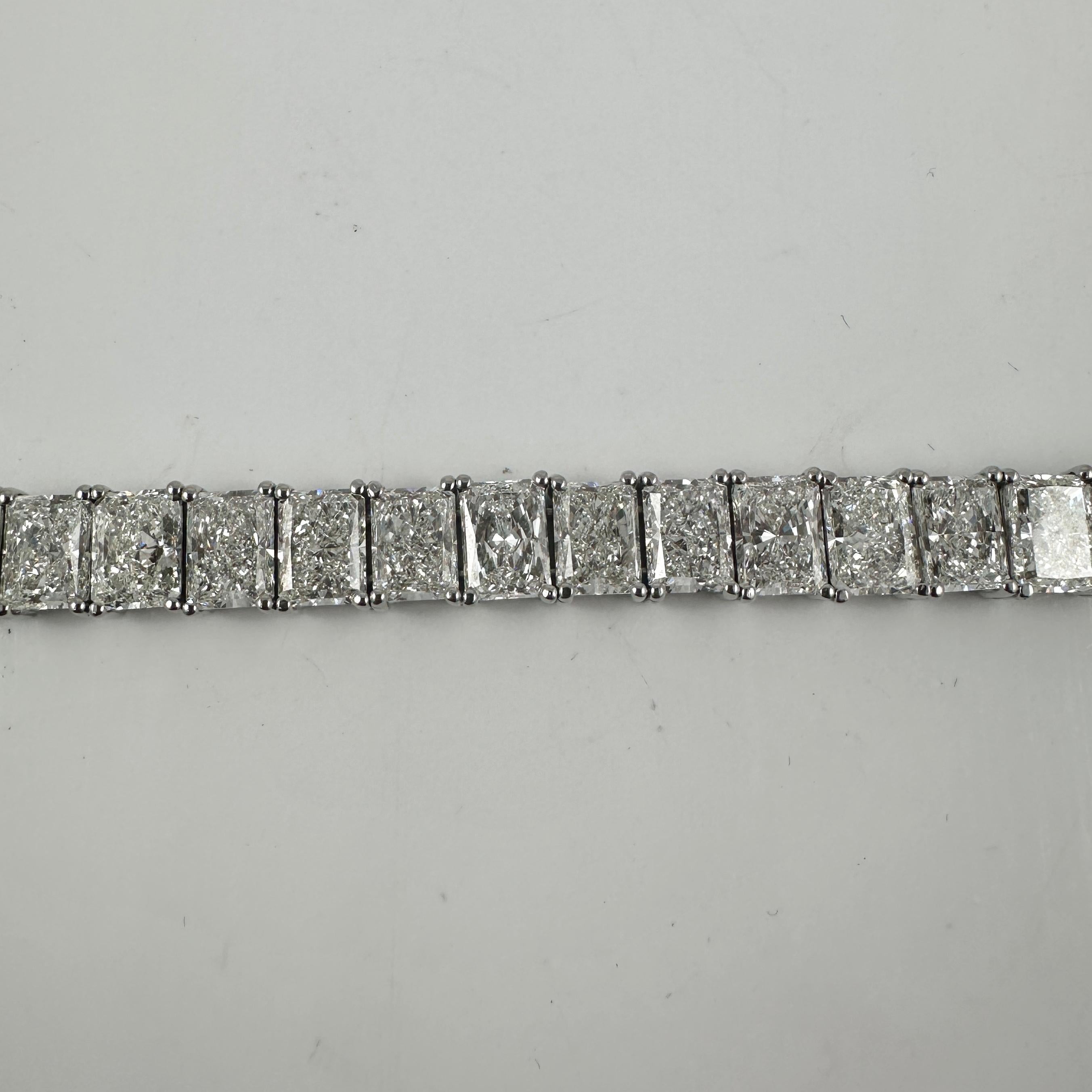 GIA-zertifiziert, 1 Karat pro Stück, Diamant-Tennisarmband mit Strahlenschliff in Platin im Angebot 2