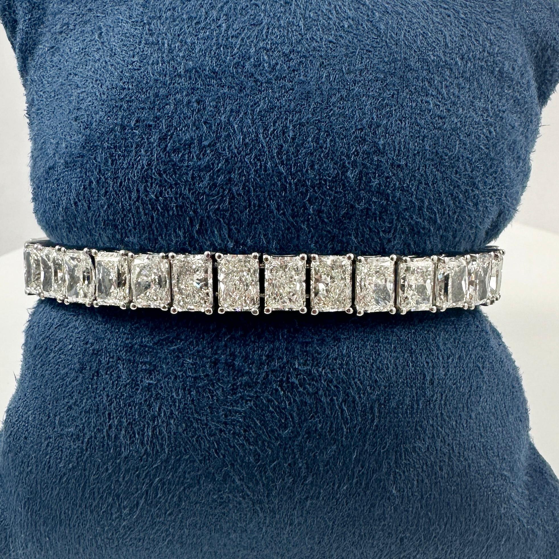 GIA-zertifiziert, 1 Karat pro Stück, Diamant-Tennisarmband mit Strahlenschliff in Platin im Angebot 3
