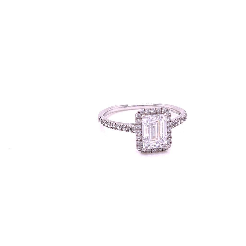 For Sale:  GIA Certified 1 Carat Emerald cut Diamond Ring in Platinum 2