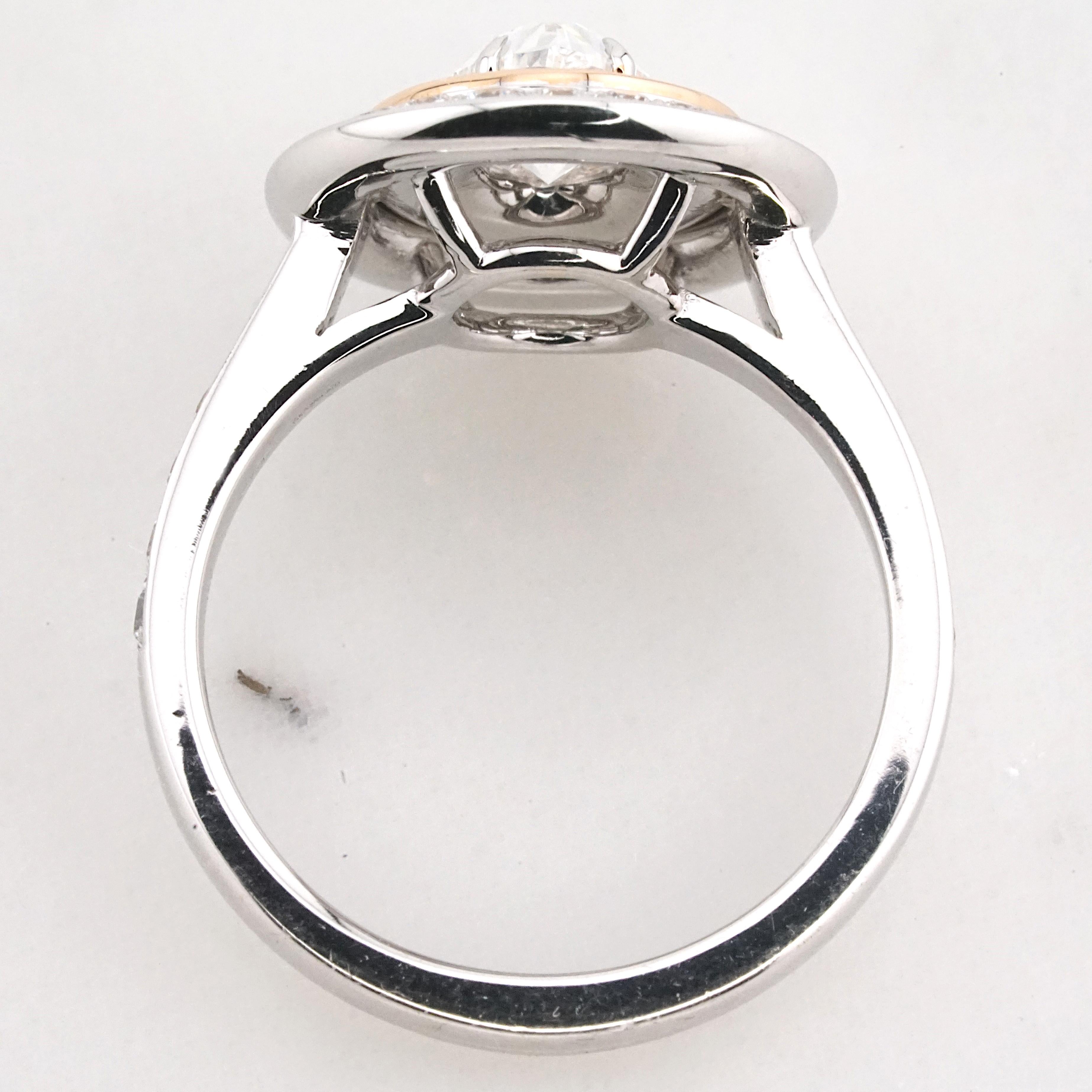 GIA-zertifizierter 1 Karat ovaler Soleste-Ring aus Weiß- und Roségold mit Diamanten (Ovalschliff) im Angebot