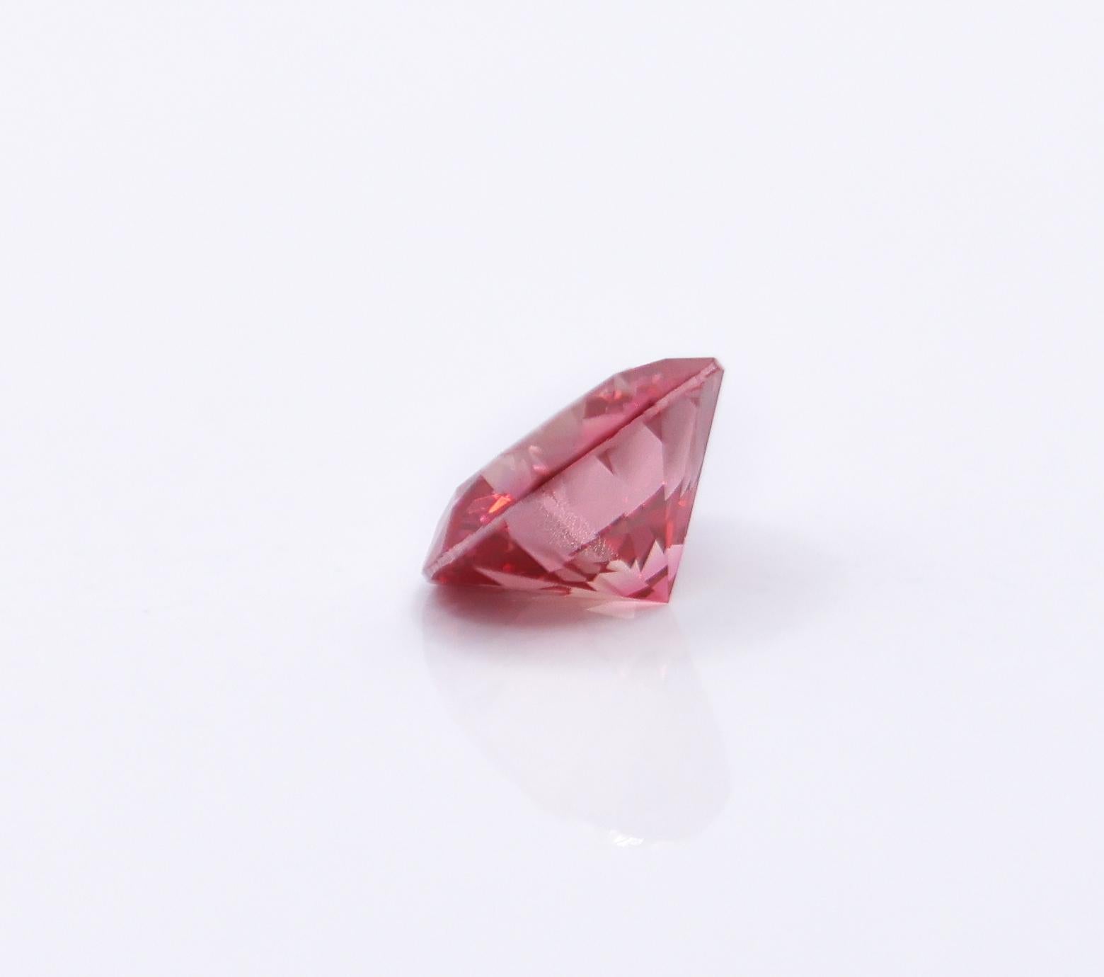 Brilliant Cut GIA Certified 1 Carat Purplish Pink Diamond Earth Mined Brilliant Round 6.5mm For Sale
