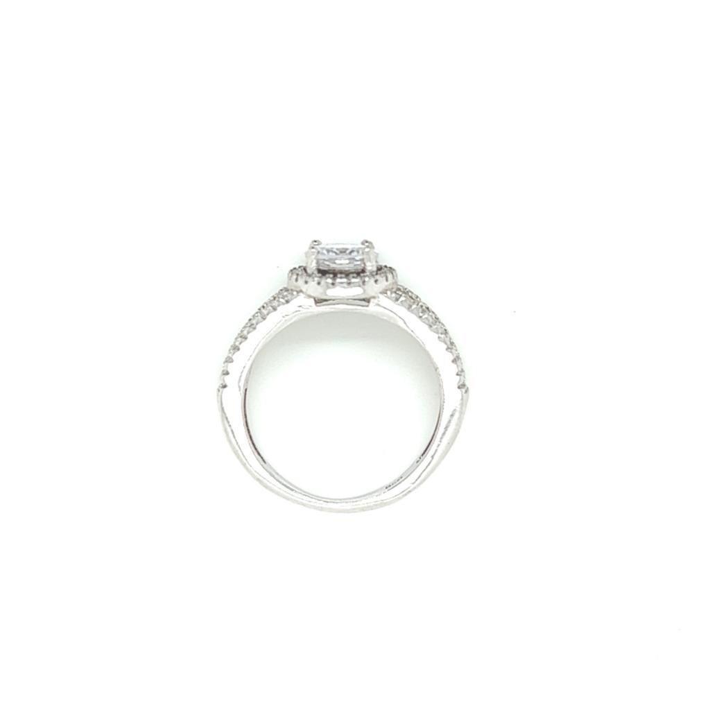 For Sale:  GIA Certified 1 Carat Round Brilliant Diamond Ring in Platinum 5