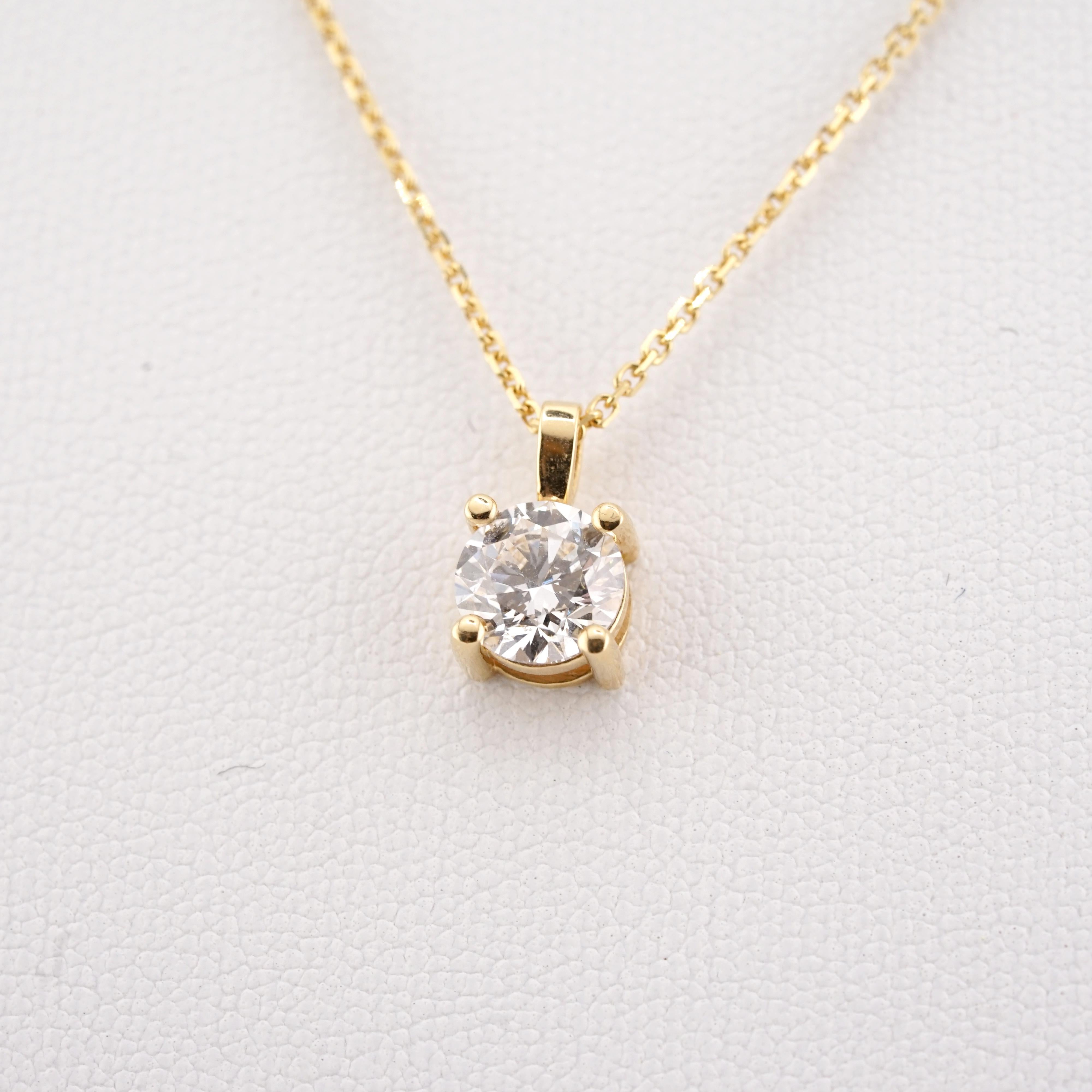 Taille ronde Pendentif en or jaune 18 carats de 1 carat de taille ronde certifié GIA en vente