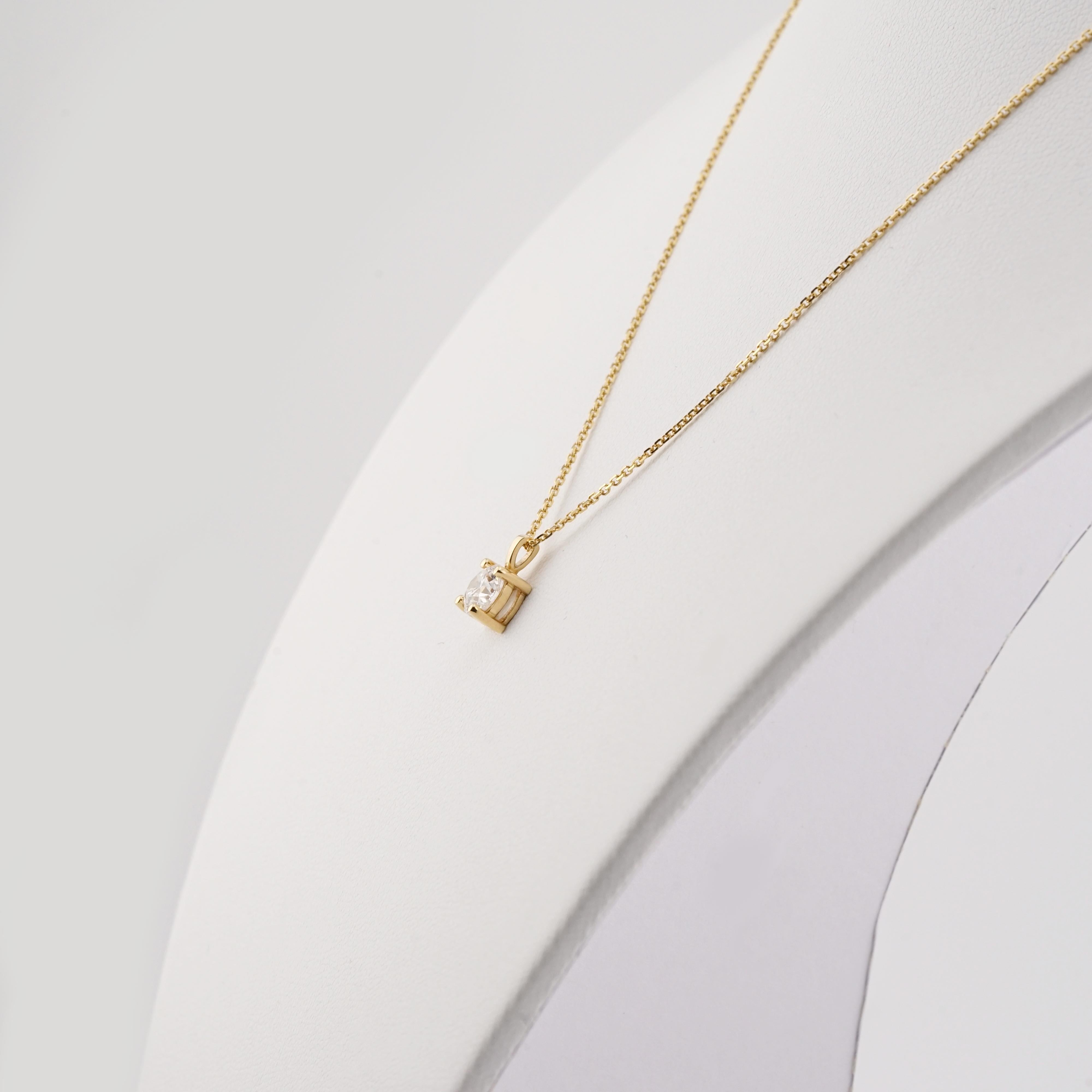 Pendentif en or jaune 18 carats de 1 carat de taille ronde certifié GIA Neuf - En vente à Chicago, IL
