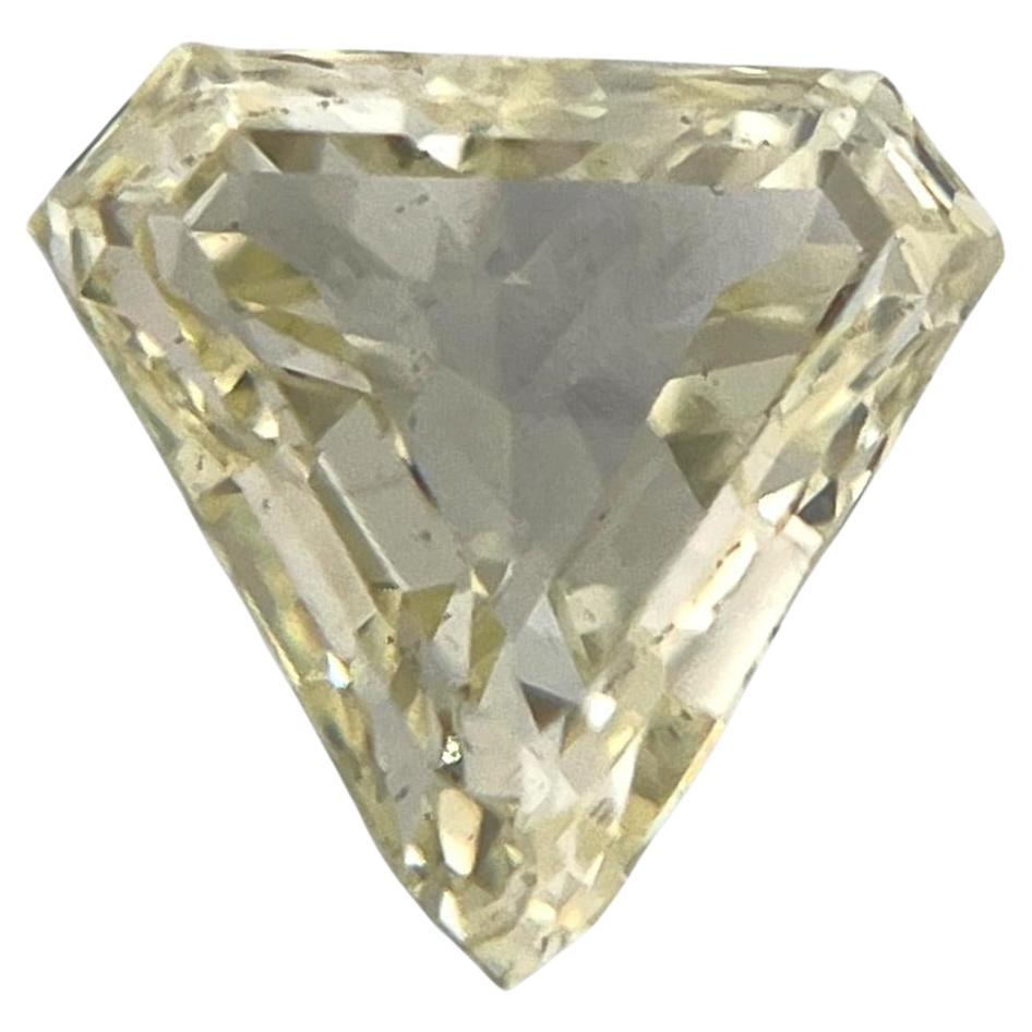 Diamante natural de 1 quilate talla trillón certificado por el GIA