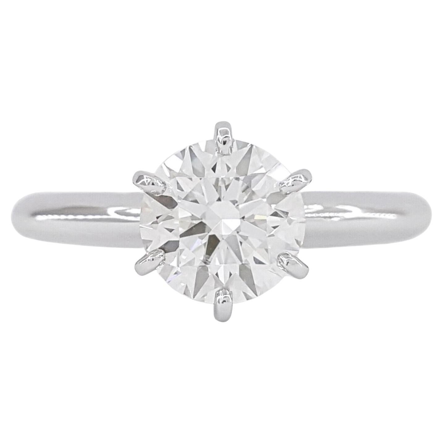 GIA Certified 1 Ct F Color VVS1 Clarity Round Brilliant Diamond Solitaire Ring en vente