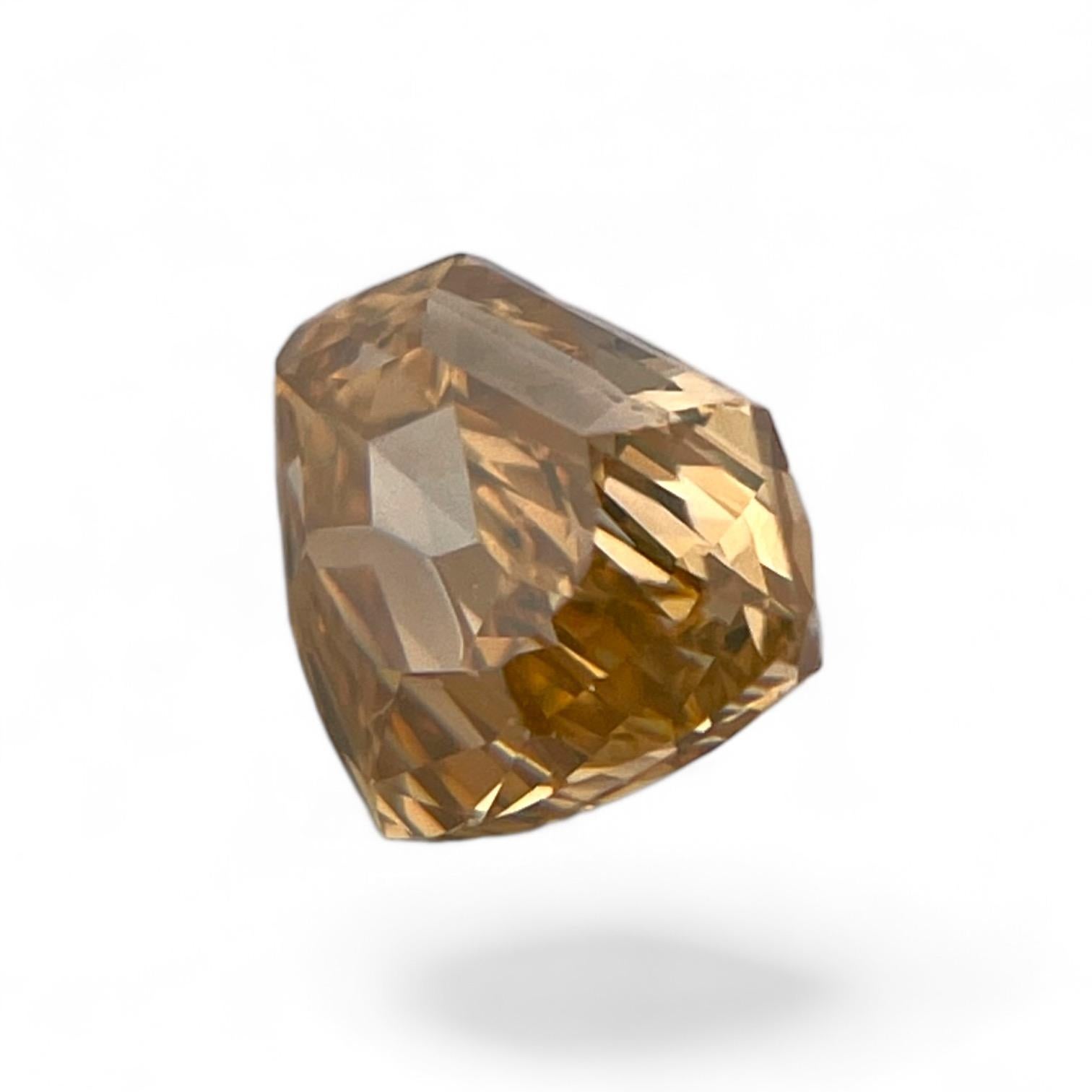 DESCRIZIONE DELL'ARTICOLO

Forma della pietra: Scudo
Peso del diamante: 1 carato
Colore: giallo bruno fantasia
Misure: 5,45 x 7,25 x 3,51 mm
Simmetria: Buona
Polacco:  Eccellente
Fluorescenza: Debole
Laboratorio di certificazione: GIA
Certificato