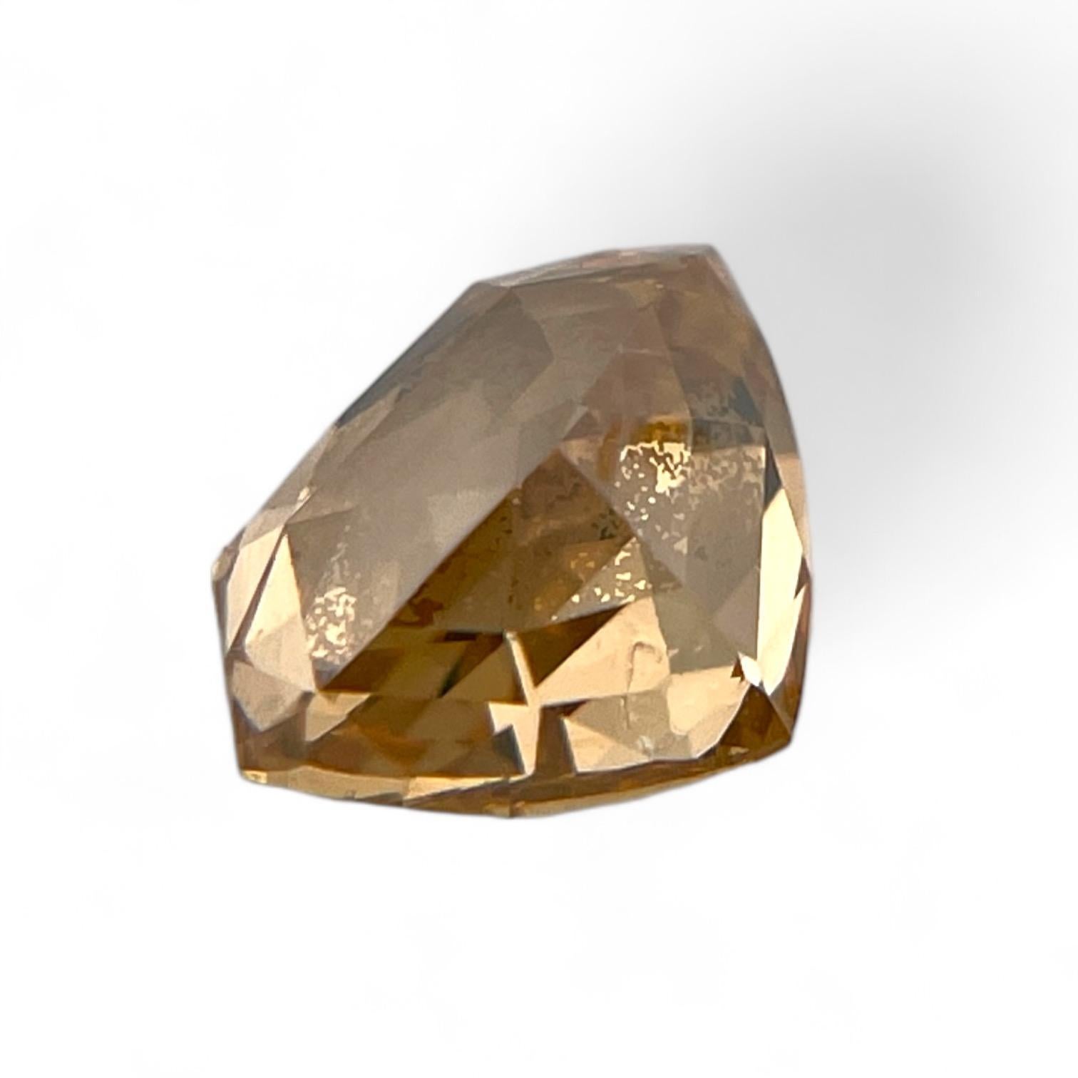 Moderno Certificato GIA 1 ct Fancy Deep Brownish Yellow Taglio a scudo Nature in vendita