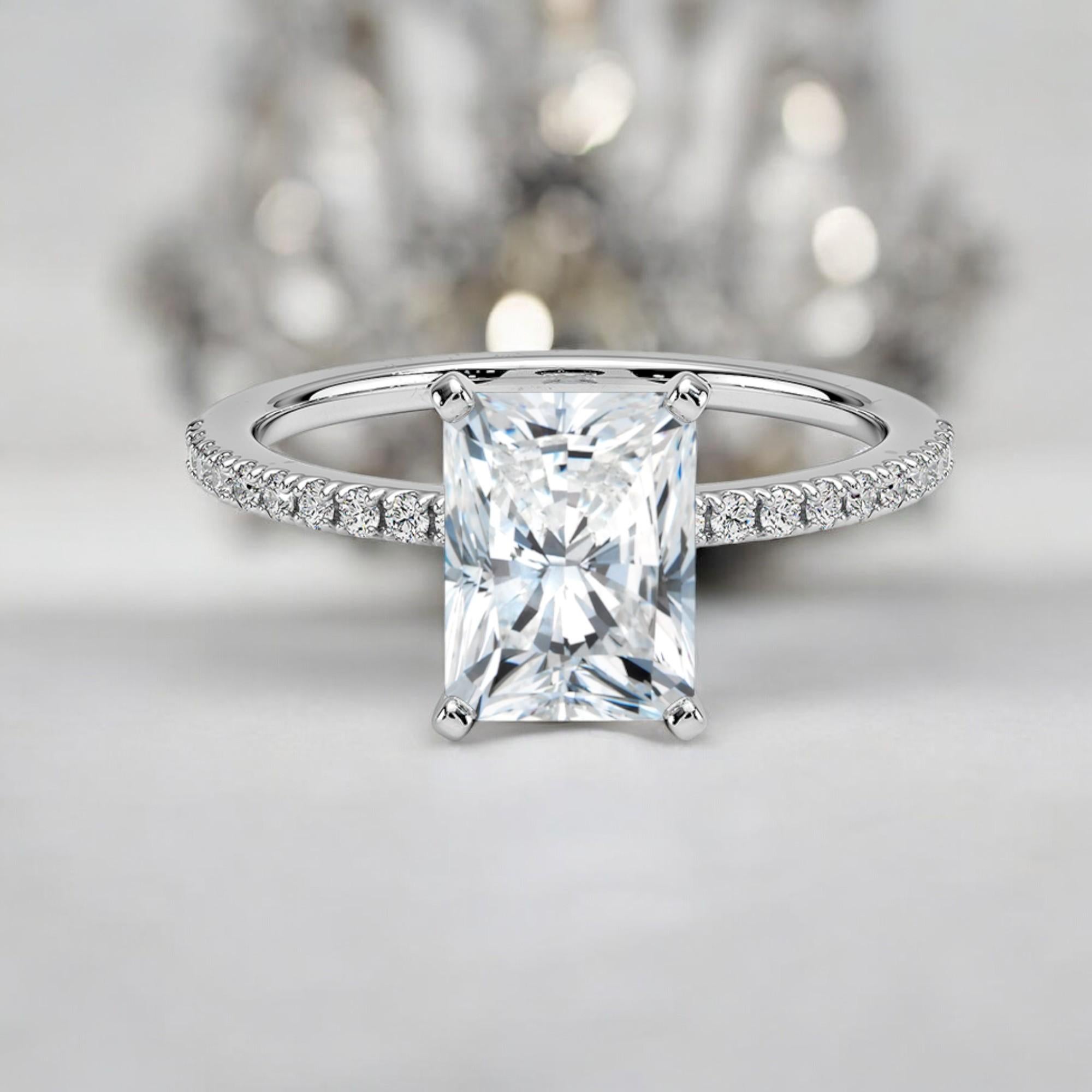 Taglio radiant GIA Certified 1 Cts F/VS1 Anello di fidanzamento con diamanti radianti di forma rotonda in oro 18K in vendita