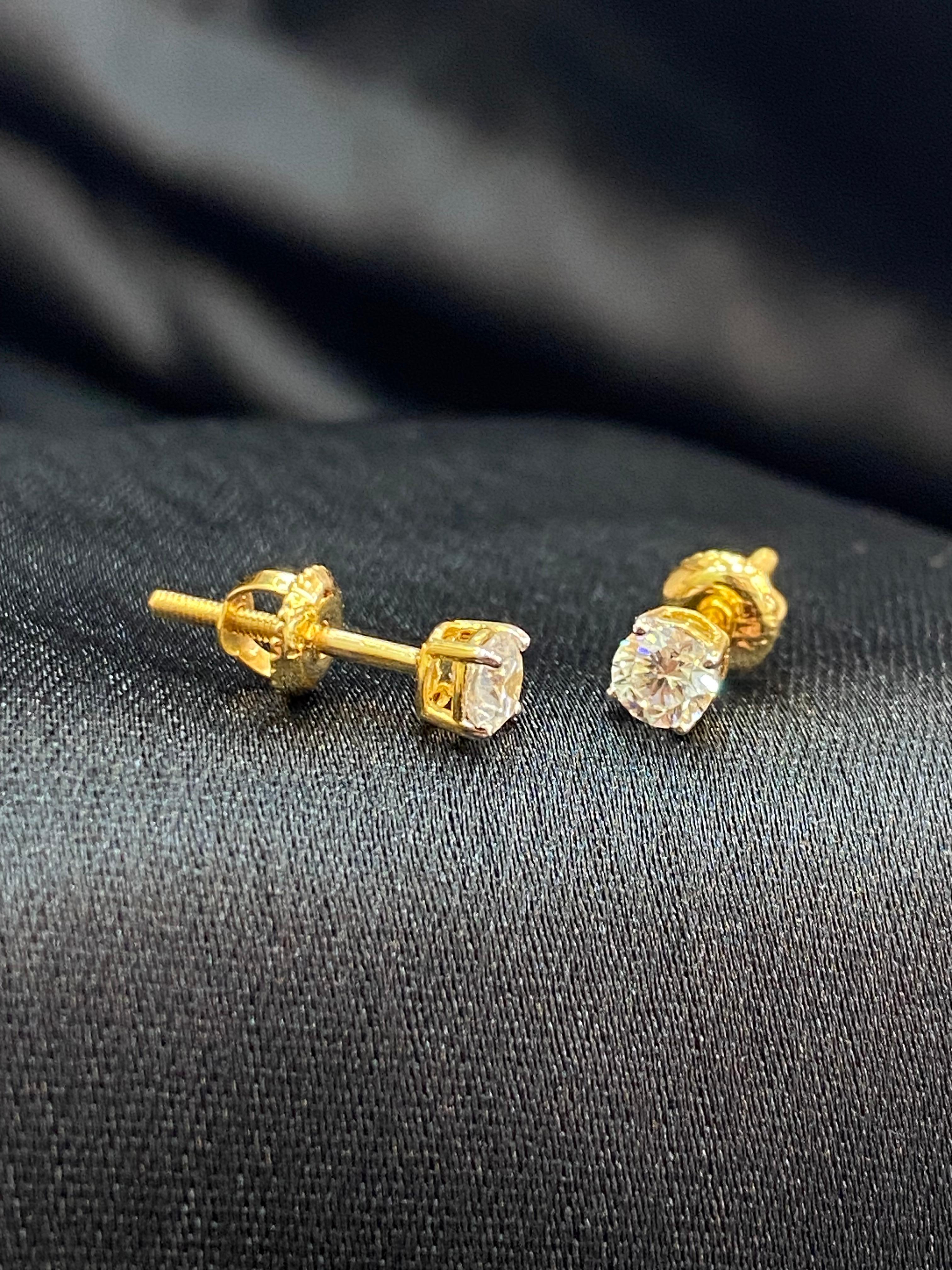 Contemporary GIA Certified 1 Cts F/VS1 Round Brilliant Diamonds Stud Earrings 18K Yellow Gold For Sale