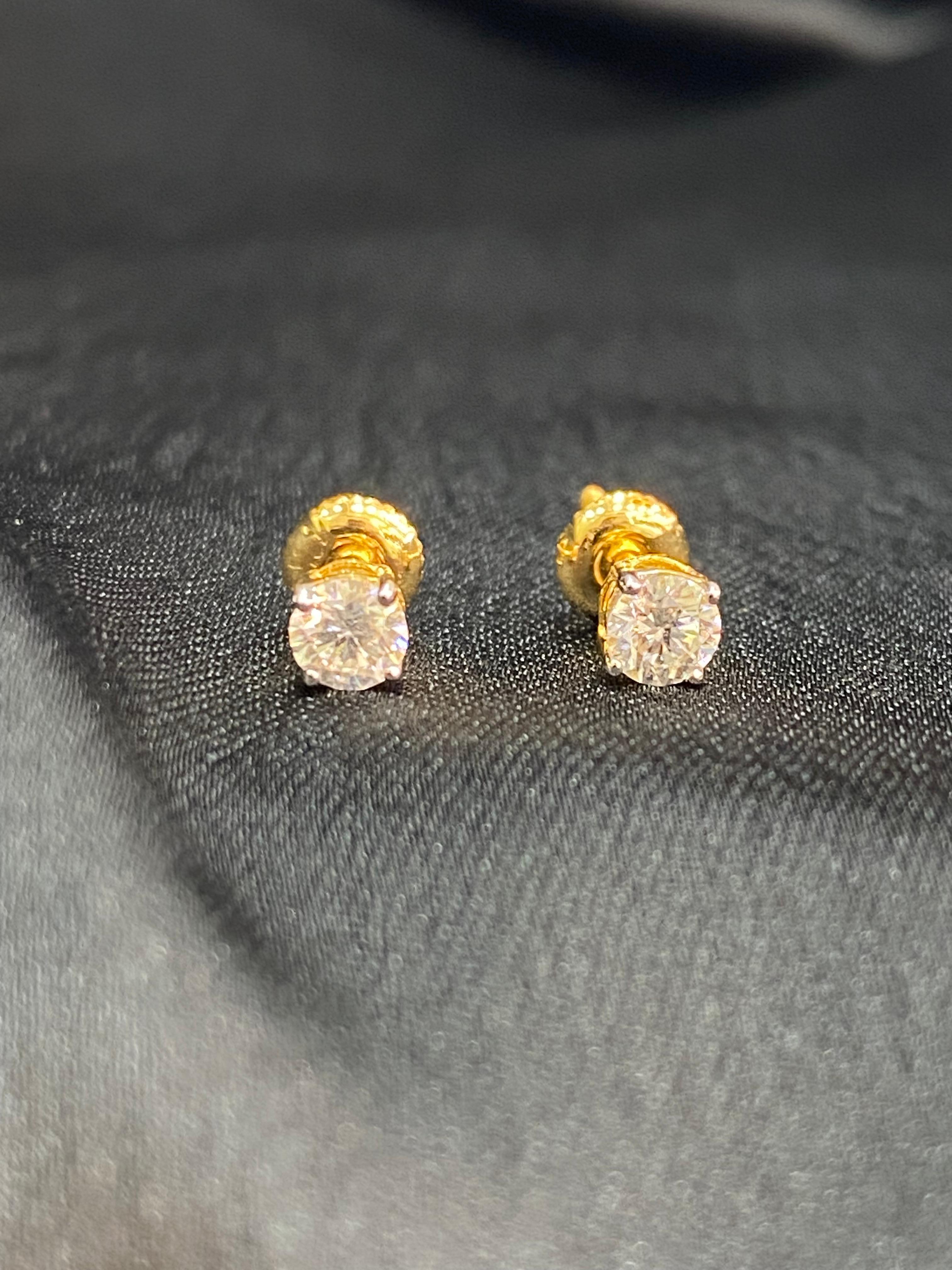 Round Cut GIA Certified 1 Cts F/VS1 Round Brilliant Diamonds Stud Earrings 18K Yellow Gold For Sale
