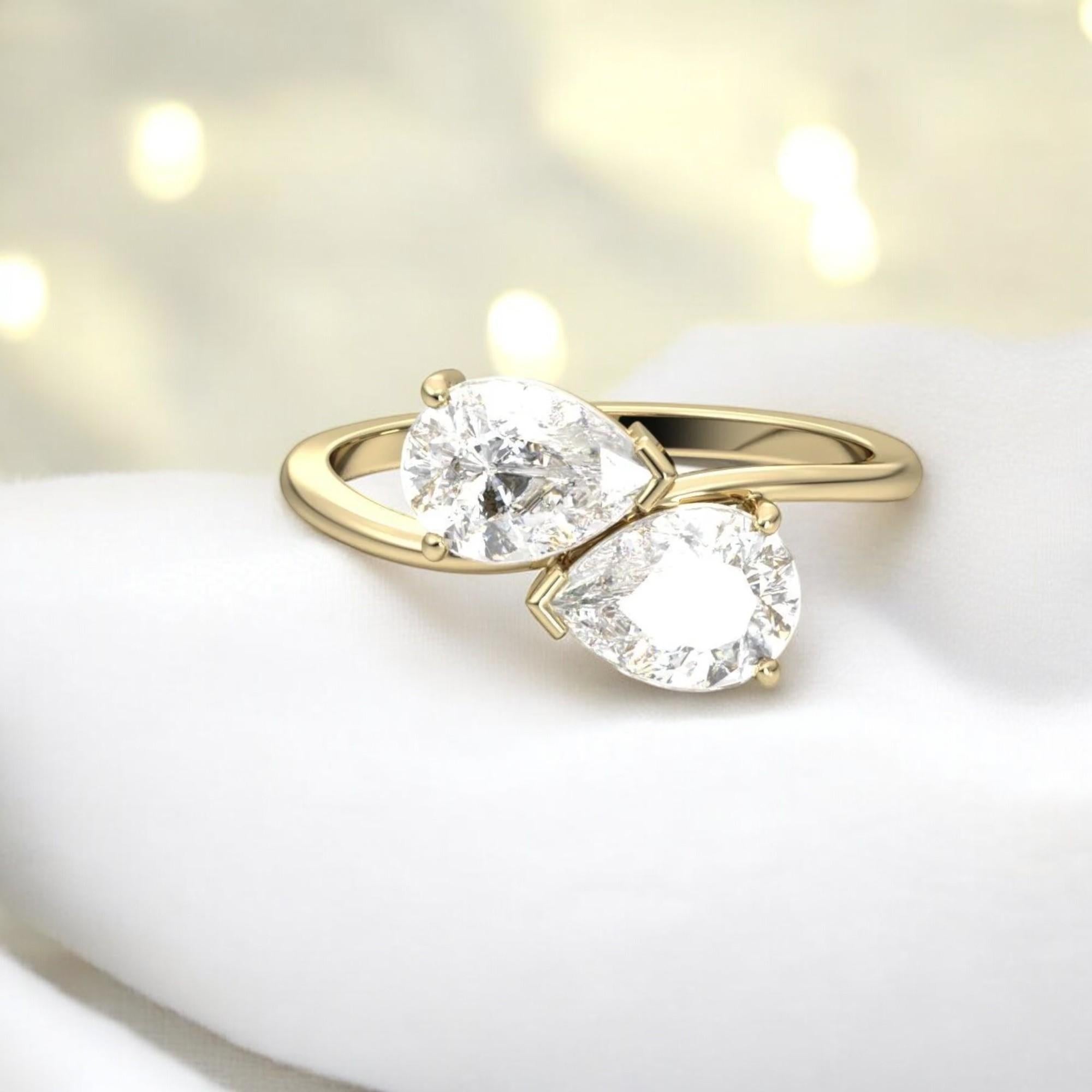 Contemporaneo GIA Certified 1 Cts F/VS1 Anello di fidanzamento con diamanti taglio pera a due pietre in oro 18K in vendita