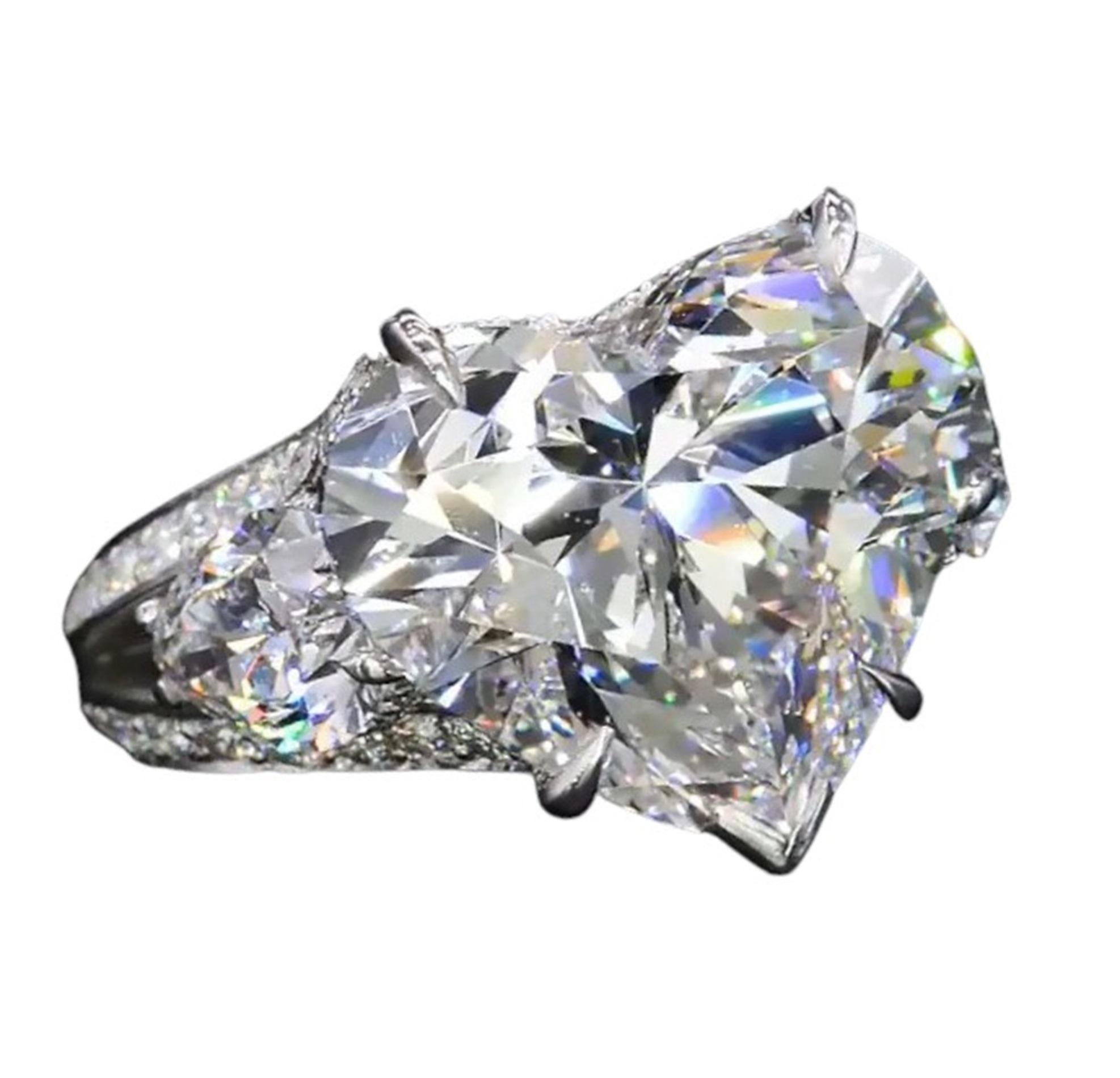 Taille cœur Bague en forme de cœur avec diamant certifié GIA de 10 carats en vente