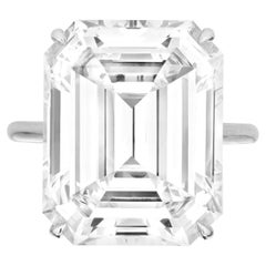 Anello di fidanzamento con diamante taglio smeraldo certificato GIA da 10 carati