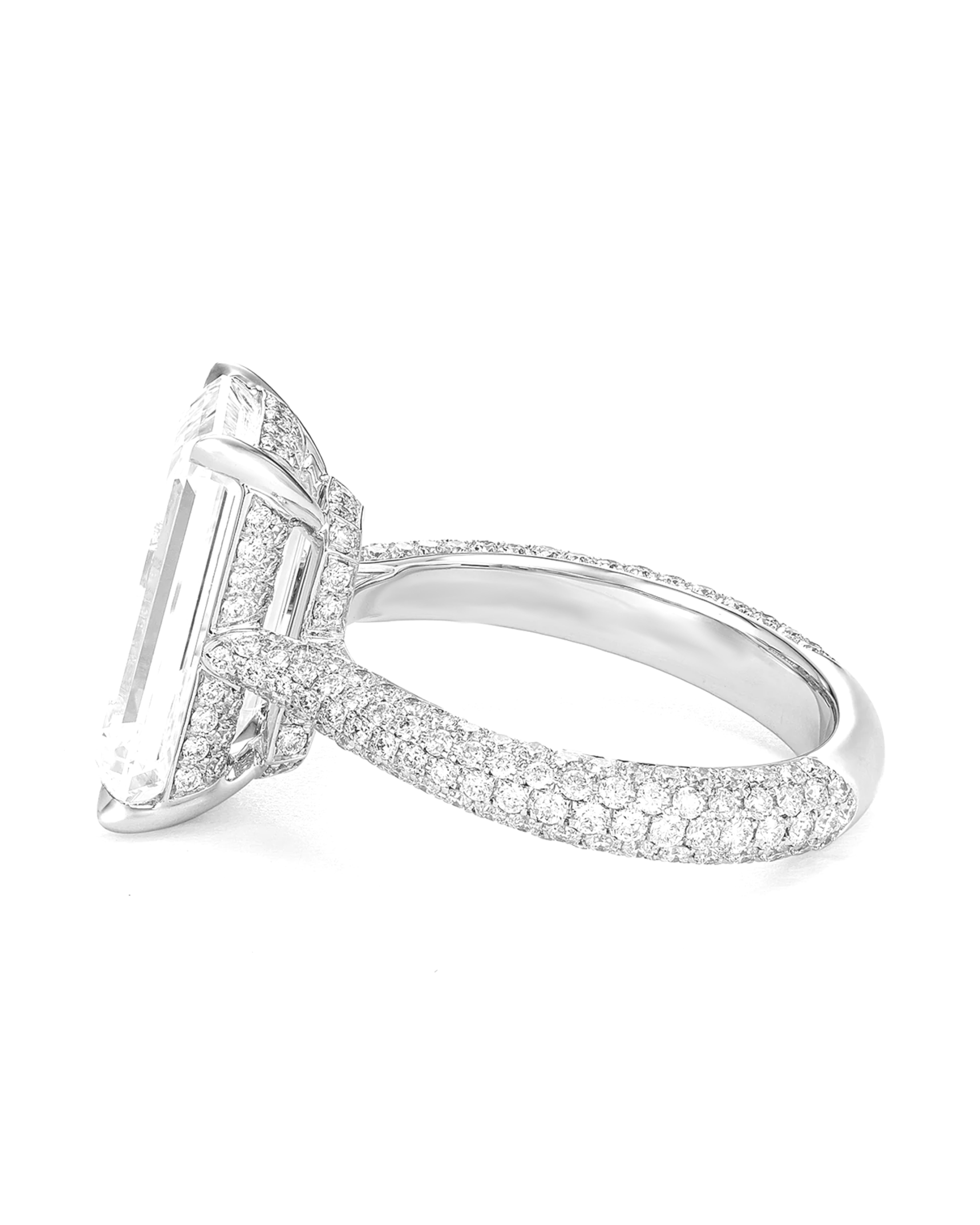 Magnificent 10 Carat Emerald Cut Diamond Ring with Micropavé Platinum Setting

A breathtaking symbol of elegance and strength, this ring showcases an exceptional 10.00 carat Emerald Cut Diamond, GIA certified, with I color, VS1 clarity, and