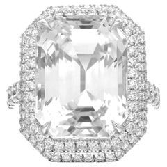 Anello con diamante taglio smeraldo da 10 carati certificato GIA Colore G