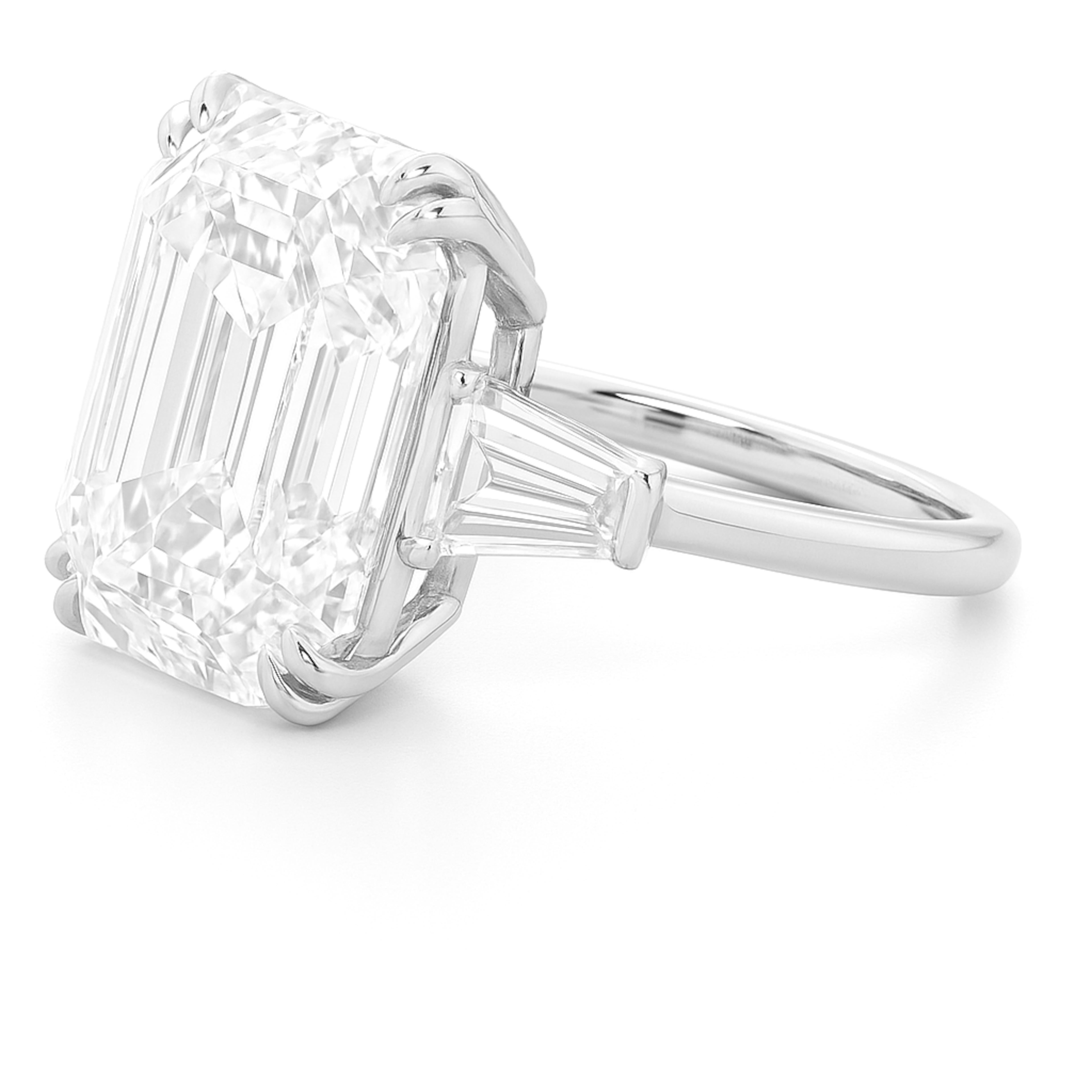 Modern GIA Certified 10 Carat Emerald Cut Diamond Ring G COLOR VS1 CLARITY For Sale