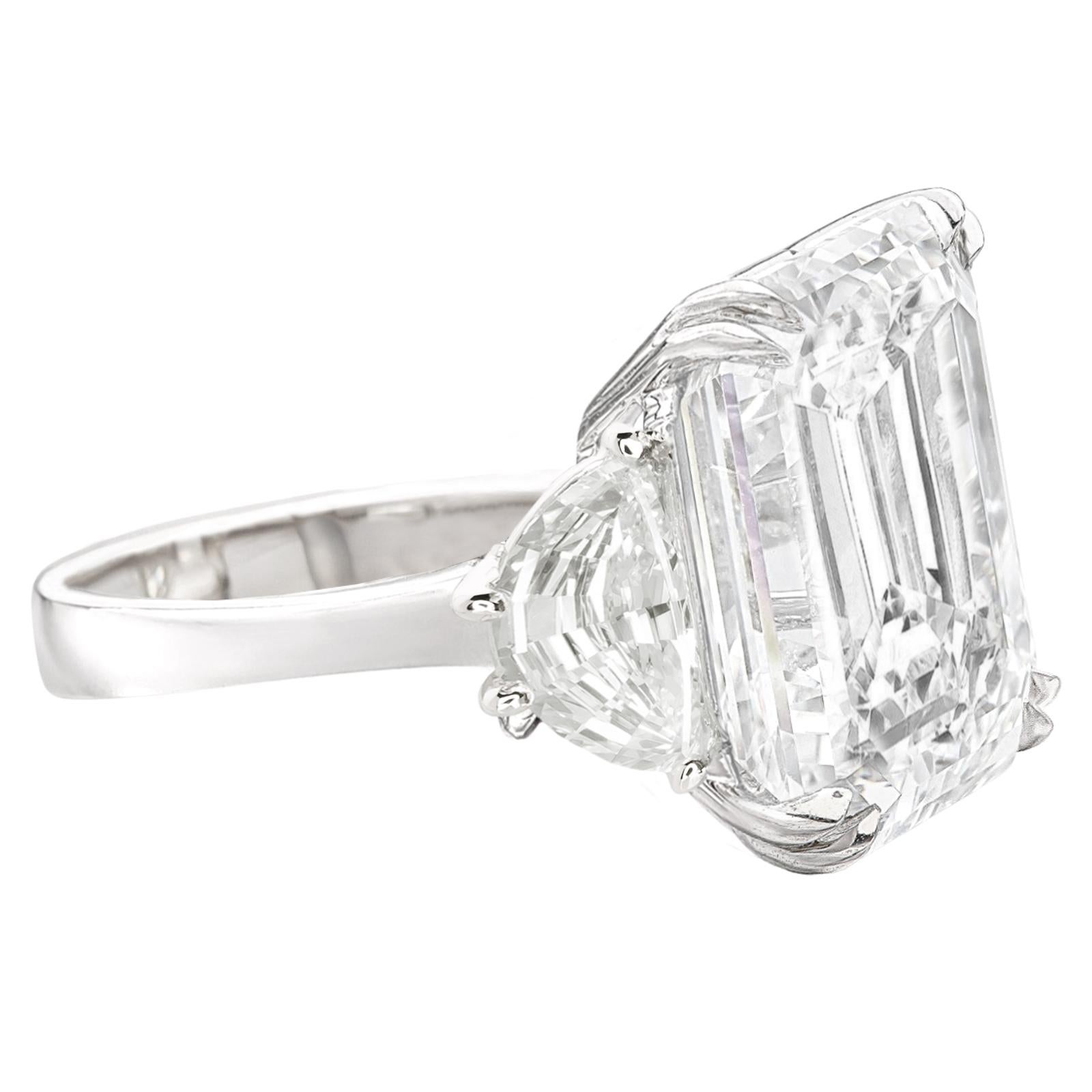 Contemporary GIA Certified 10 Carat G Color VVS Clarity Emerald Cut Diamond 18k White Gold For Sale