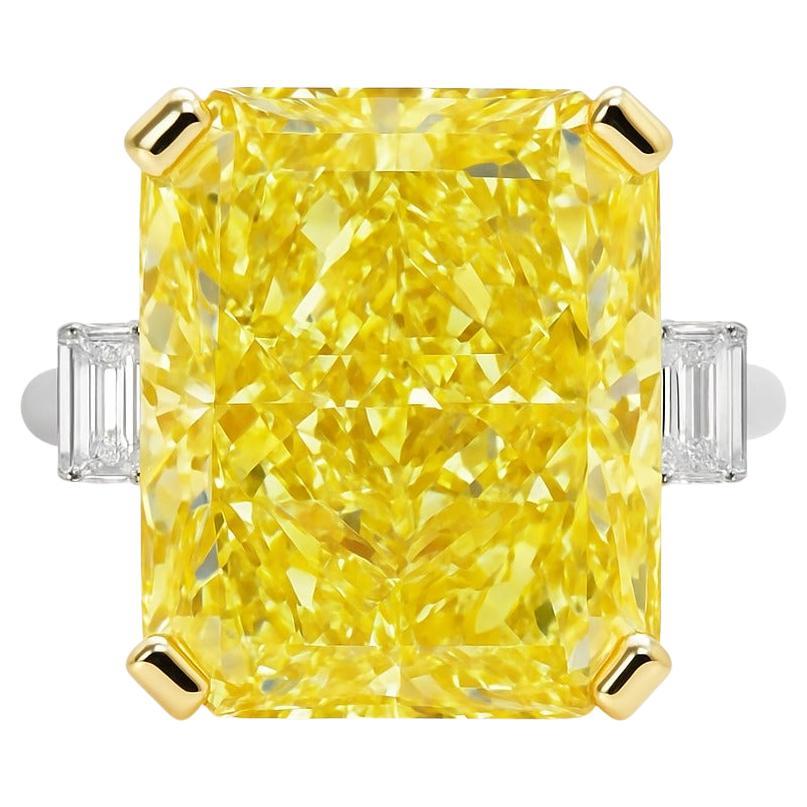 Bague en diamant certifié GIA de 10 carats de couleur jaune intense et de taille rayonnante