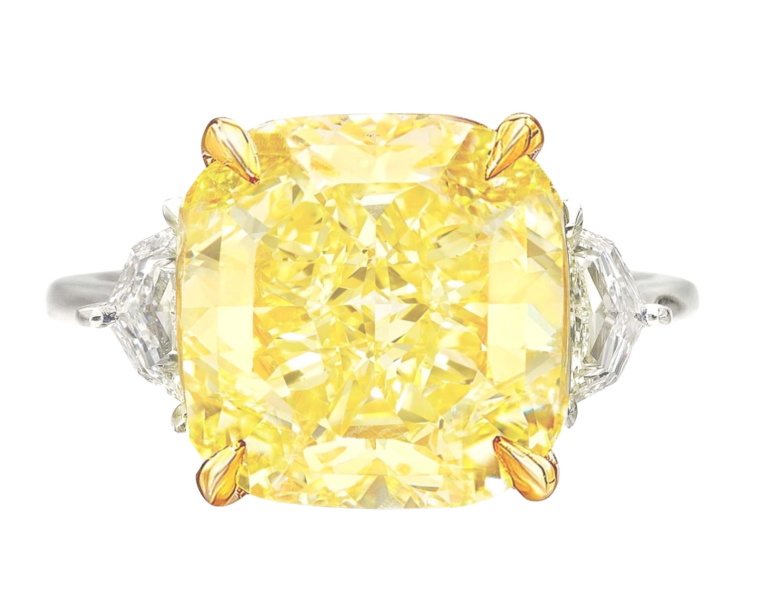 Bague en diamant certifié GIA de 10 carats, taille coussin, de couleur jaune fantaisie