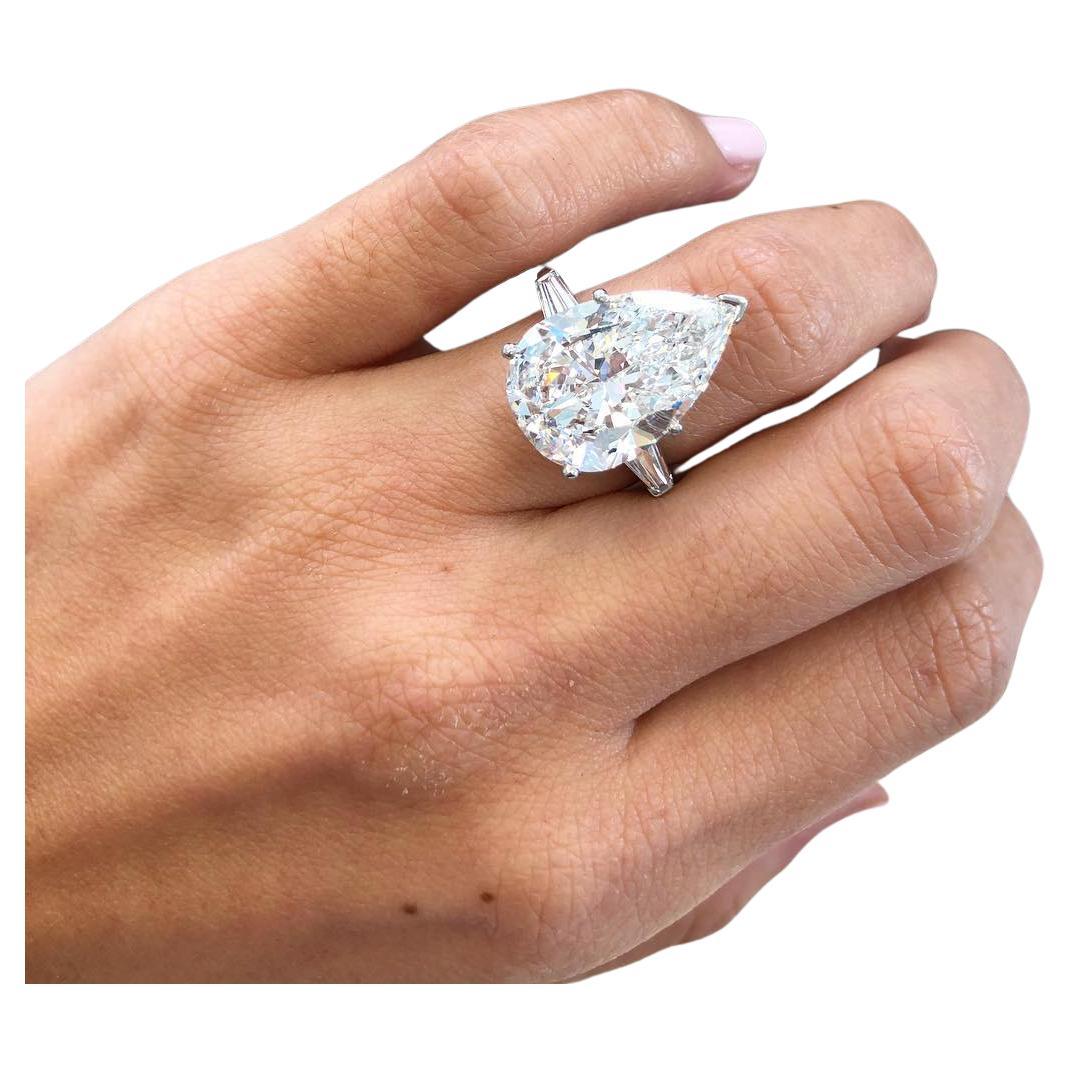 An exquisite pear cut diamond ring
D Color
VVS1