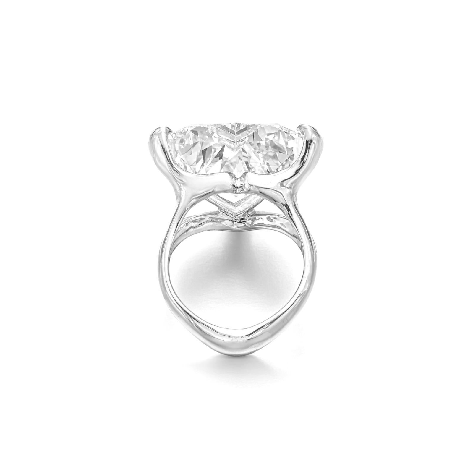 Art Déco Anello di fidanzamento con diamante taglio cuore certificato GIA da 10 carati in platino in vendita