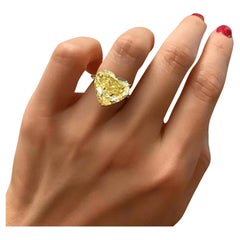 GIA-zertifizierter 10 Karat Herzschliff DIamond Fancy Gelber Solitär-Ring
