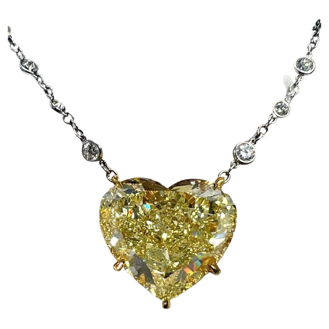 Modern GIA Certified 9 Carat Heart Shape Fancy Light Yellow Diamond Pendant Necklace For Sale